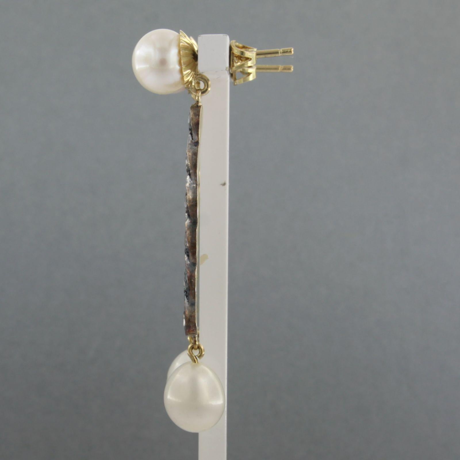 Boucles d'oreilles en or et argent 14 carats avec perles et diamants taille rose jusqu'à 0,05 carat Excellent état - En vente à The Hague, ZH