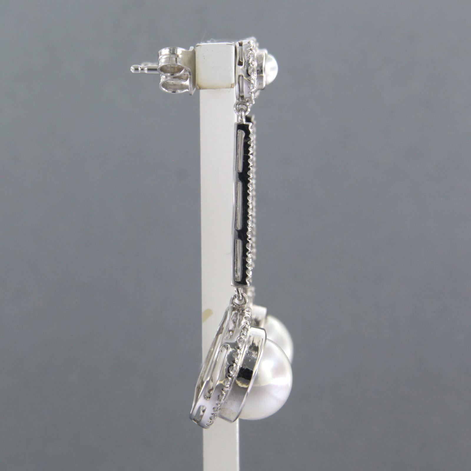 Boucles d'oreilles en or blanc 14 carats avec perles et diamants taille unique jusqu'à 0,82 carat en vente 1