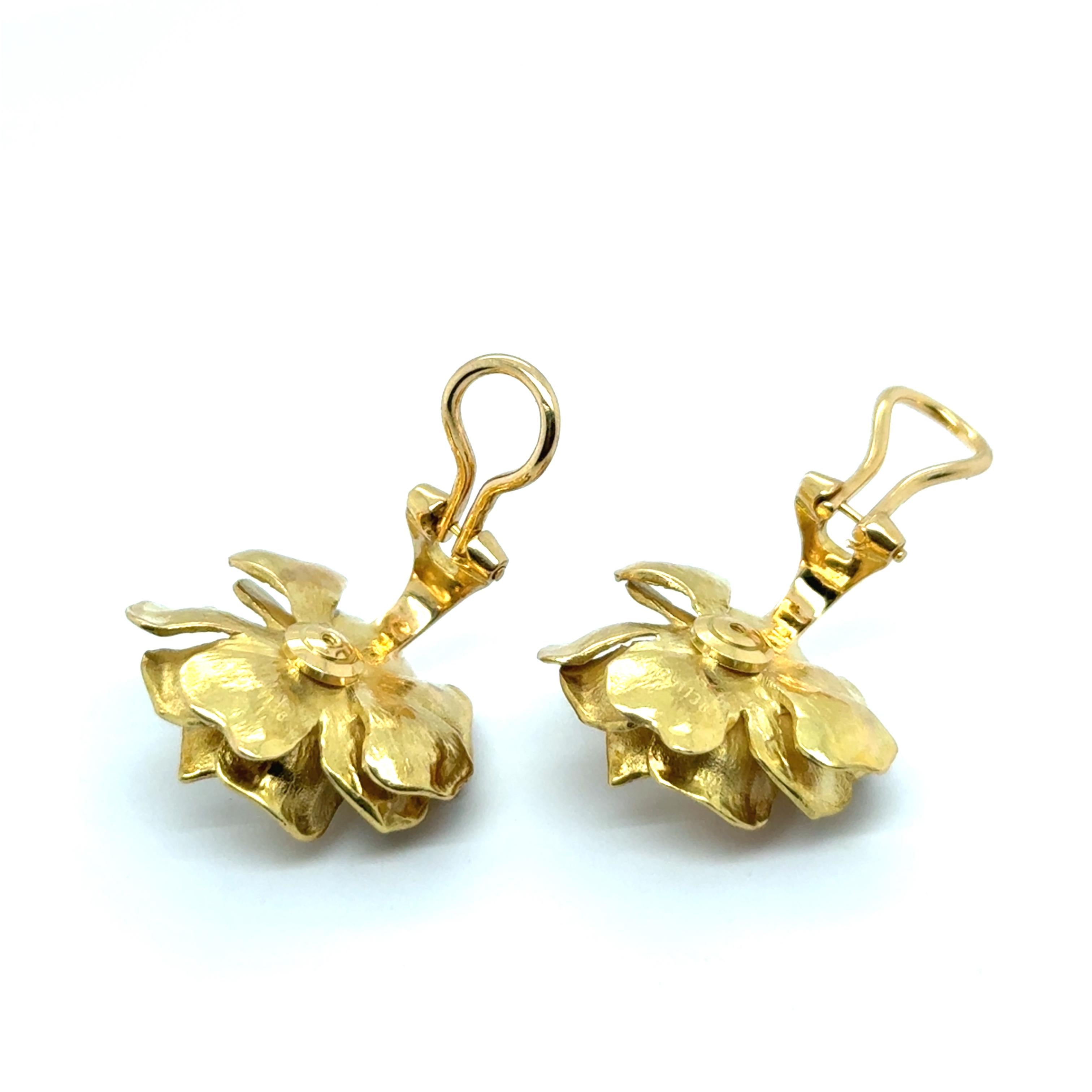 Ohrringe mit Perlen aus 18 Karat Gelbgold von Gübelin im Zustand „Gut“ im Angebot in Lucerne, CH