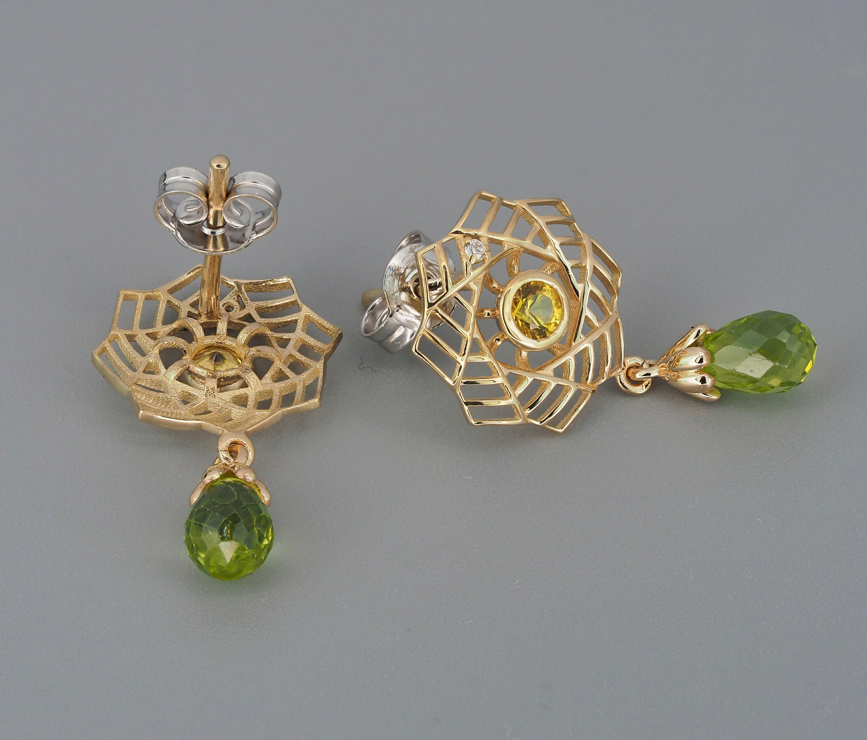 Earrings with peridots, sapphires and diamonds For Sale 3