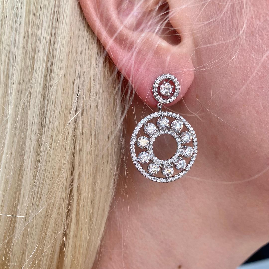 Contemporary Earrings with Round Diamonds 6.58 Carat For Sale