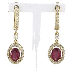 Ohrringe mit Rubin bis zu 1,70ct und Diamanten im Brillantschliff bis zu 0,41ct 14k Gold