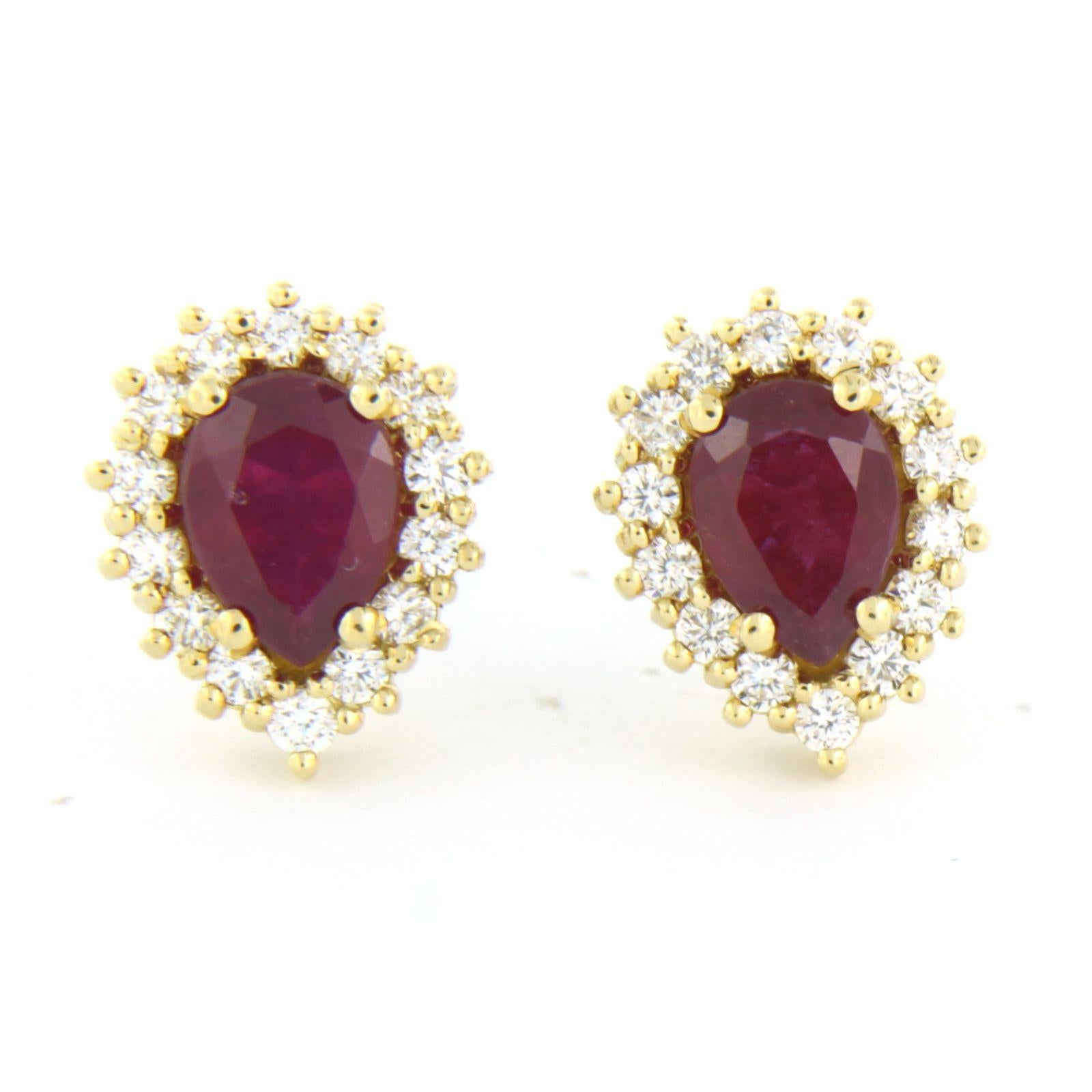 18k yellow gold entourage stud earrings set with ruby ​​up to 1.80ct and entourage brilliant cut diamond up to 0.50ct - F/G - VS/SI

detailed description:

the front of the stud is 1.2 cm high and 1.0 cm wide

weight: 4.8 grams

set with:

- 2 x 7