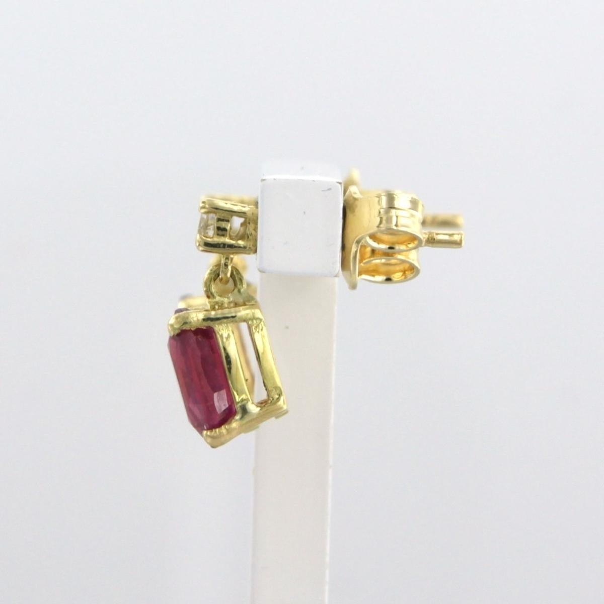 Taille brillant Boucles d'oreilles avec rubis jusqu'à 2,20ct et diamants taille brillant jusqu'à 0,08ct Or 18k en vente