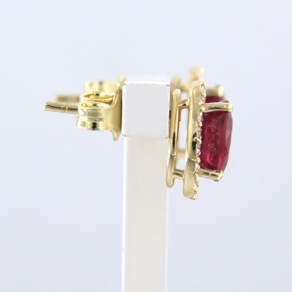 Taille brillant Boucles d'oreilles avec rubis jusqu'à 2,40ct et diamants taille brillant jusqu'à 0,20ct Or 14k en vente