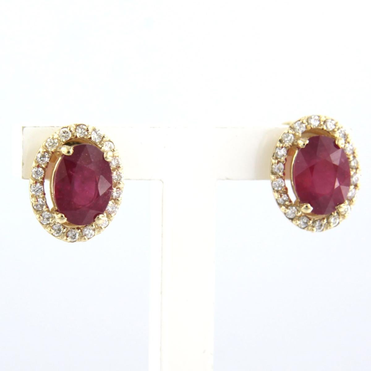 Boucles d'oreilles avec rubis jusqu'à 2,40ct et diamants taille brillant jusqu'à 0,20ct Or 14k Neuf - En vente à The Hague, ZH