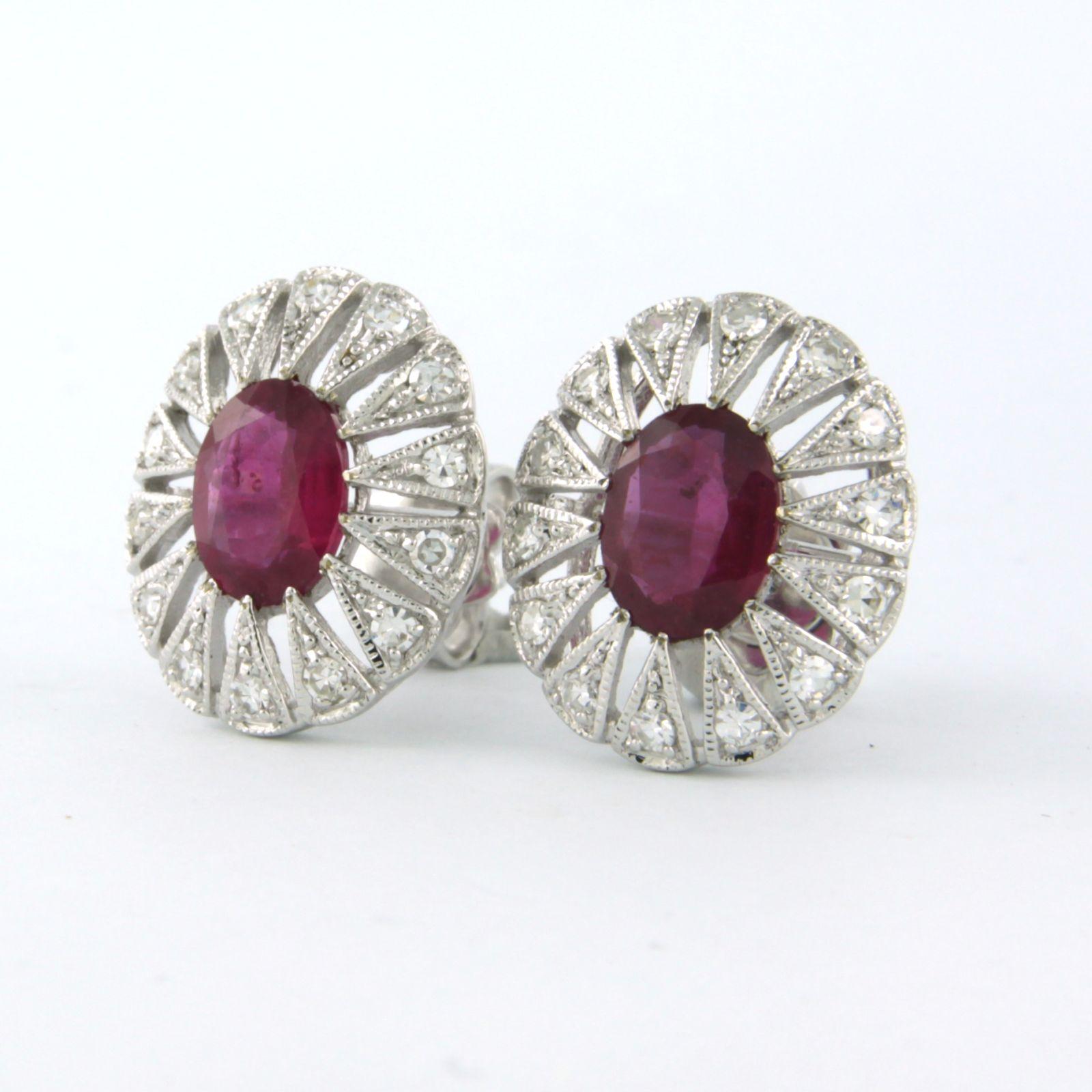Moderne Boucles d'oreilles avec rubis jusqu'à 2,90ct et diamants taille unique jusqu'à 0,48ct or 14k en vente
