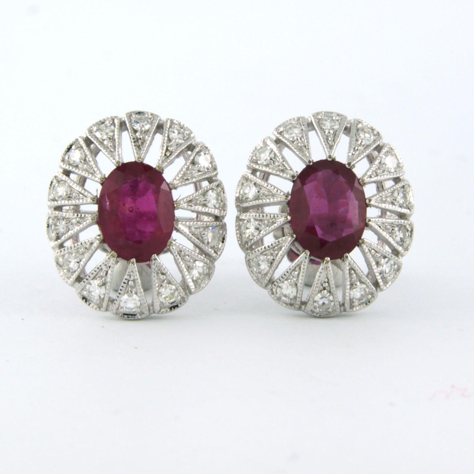 Boucles d'oreilles avec rubis jusqu'à 2,90ct et diamants taille unique jusqu'à 0,48ct or 14k en vente 1