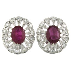 Pendientes con rubí de hasta 2,90 ct y diamantes de talla única de hasta 0,48 ct Oro de 14k