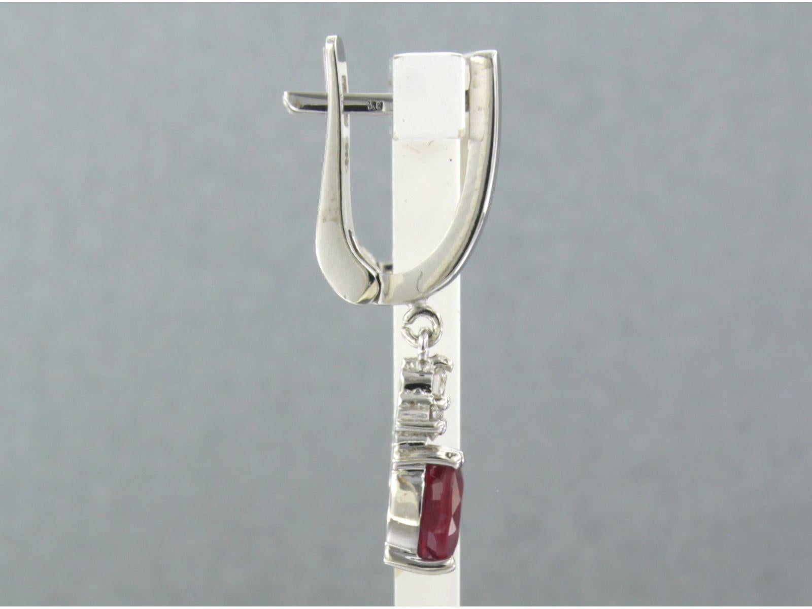 Pendientes con rubí de hasta 0,46 ct y diamantes talla brillante de hasta 0,24 ct Oro de 14k en venta 1