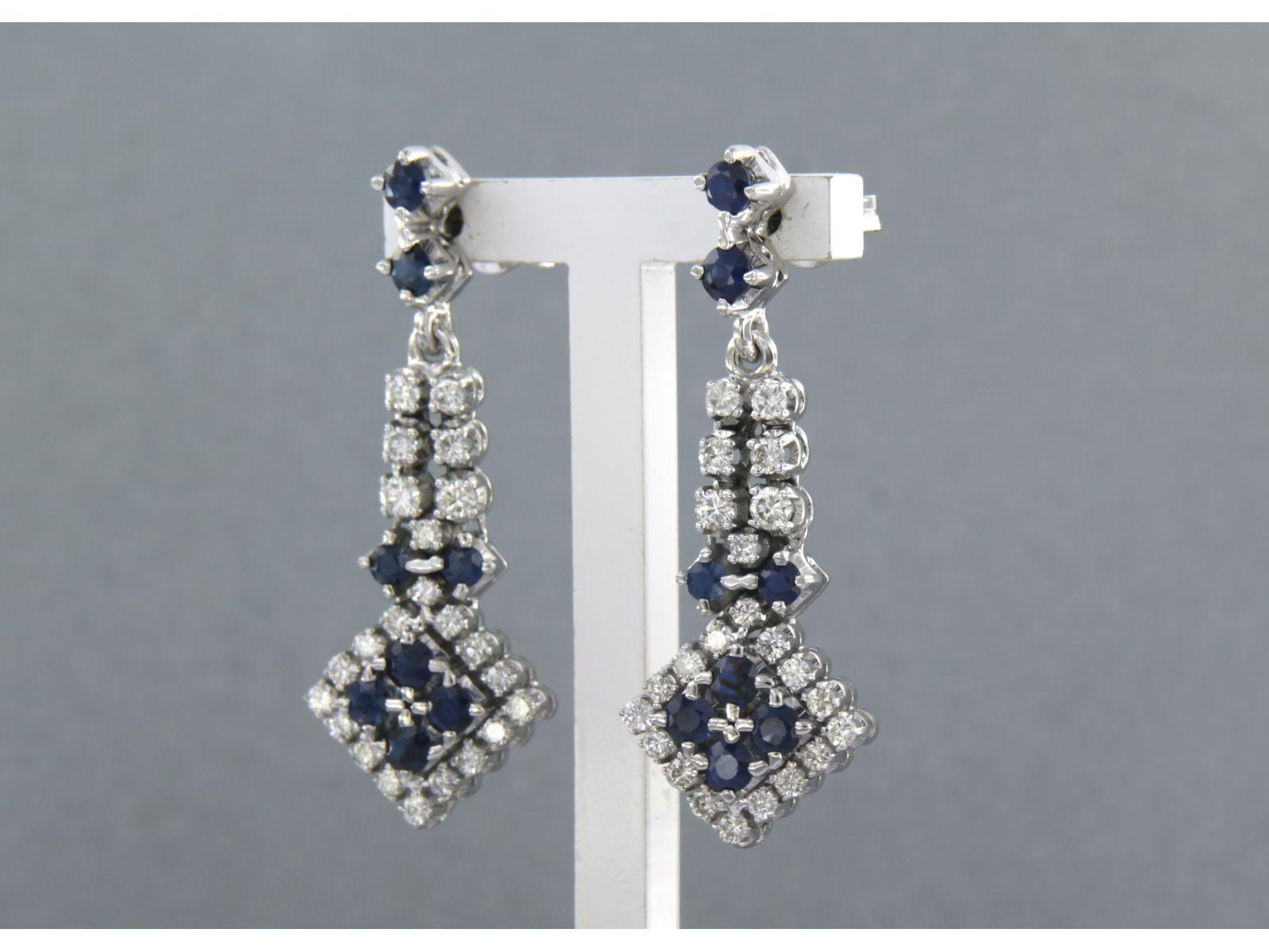 Taille brillant Boucles d'oreilles avec saphir et diamant taille brillant jusqu'à 1,30ct 12,0 grammes or 18k en vente
