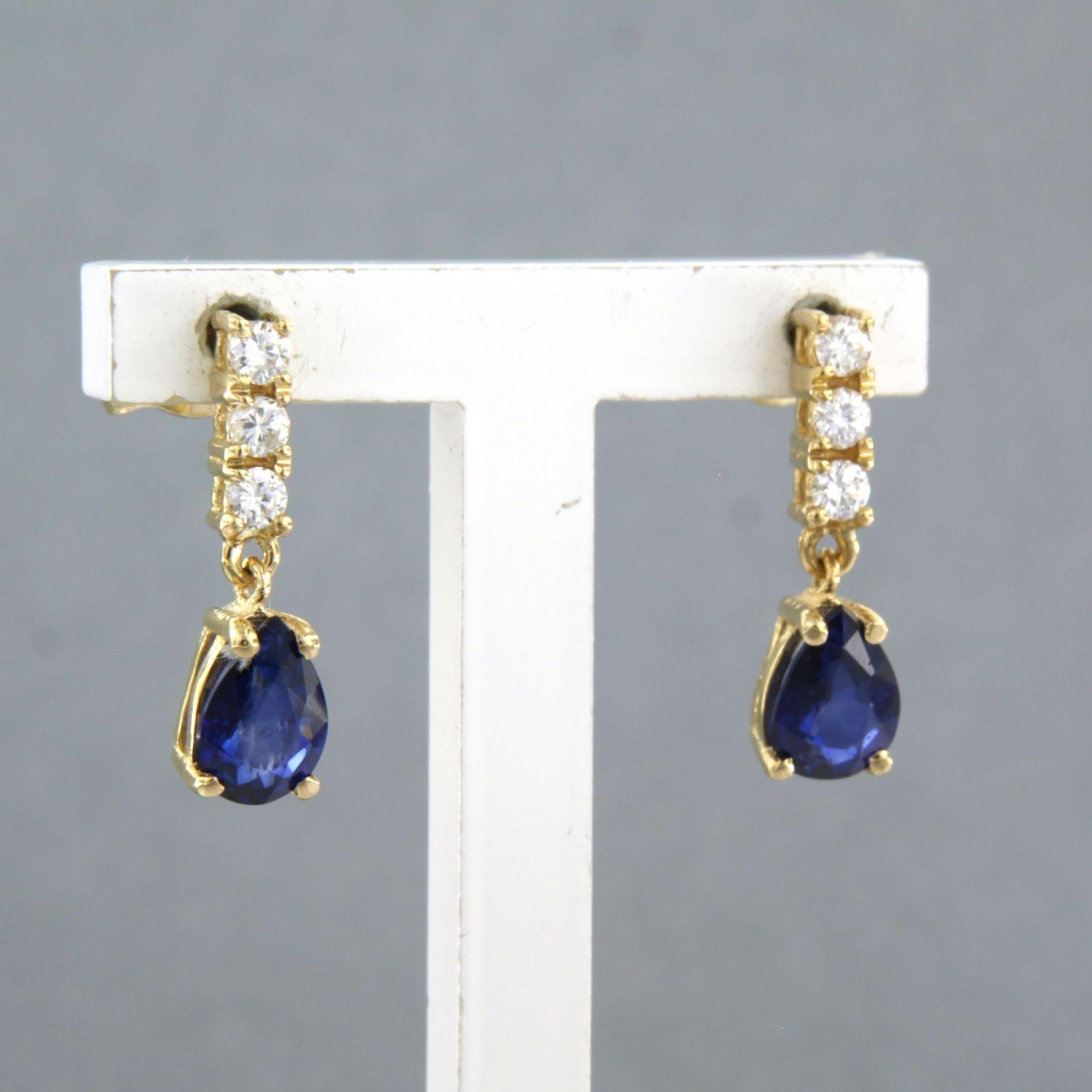 Moderne Boucles d'oreilles avec saphir et diamants taille brillant jusqu'à 0,26ct Or jaune 18k en vente