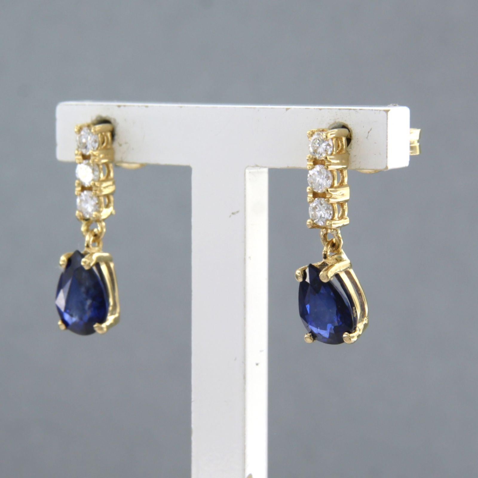 Taille brillant Boucles d'oreilles avec saphir et diamants taille brillant jusqu'à 0,26ct Or jaune 18k en vente
