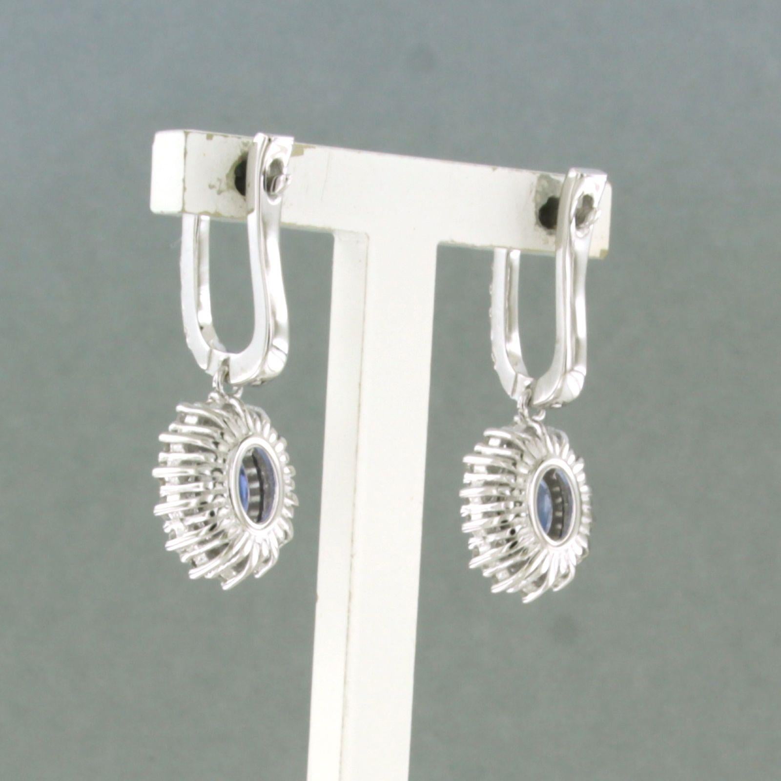Taille brillant Boucles d'oreilles avec saphir et diamants taille brillant jusqu'à 0,72ct Or 18k 4,8 grammes en vente