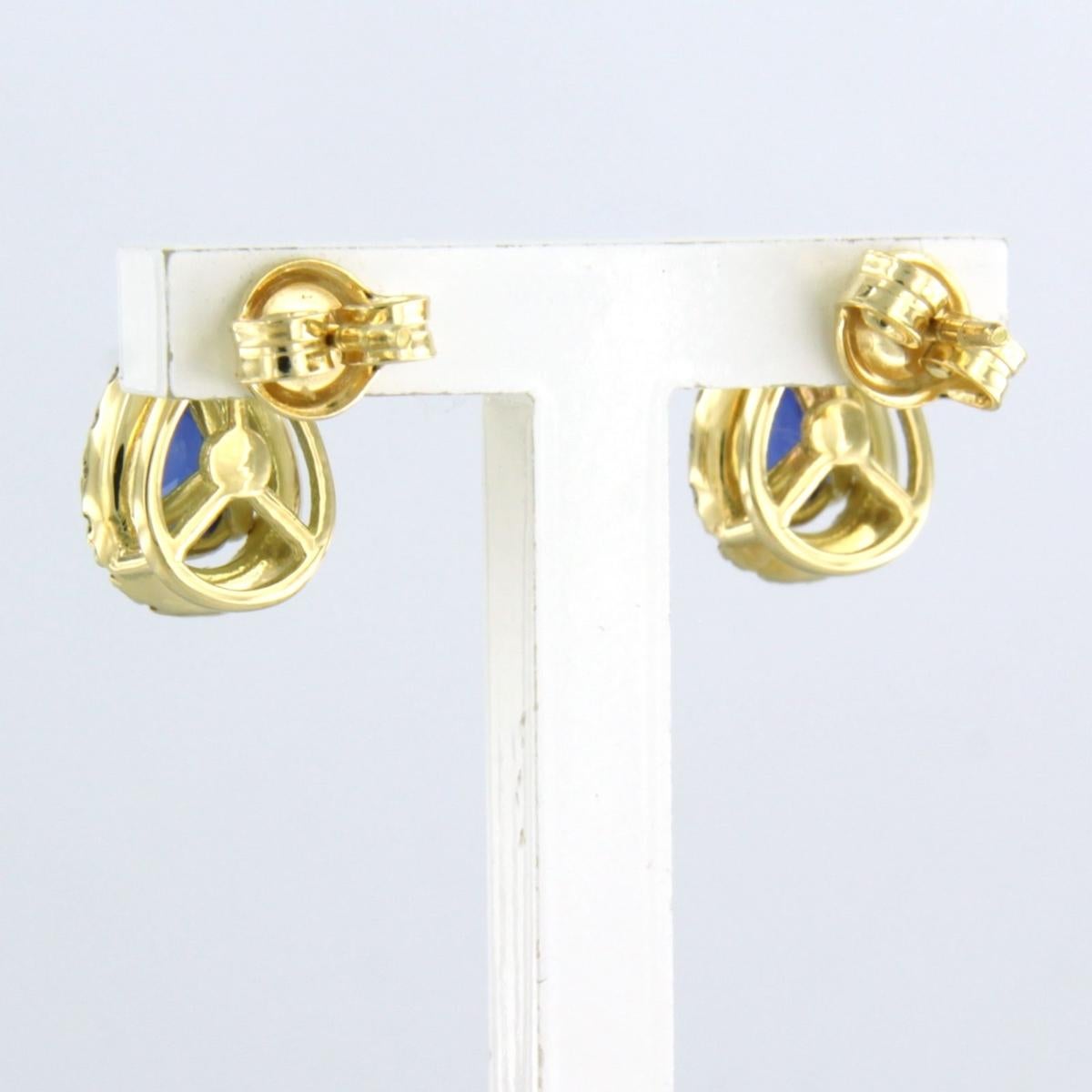 Earrings with sapphire up to 1.00ct and diamonds up to 0.18ct 18k yellow gold In New Condition For Sale In The Hague, ZH