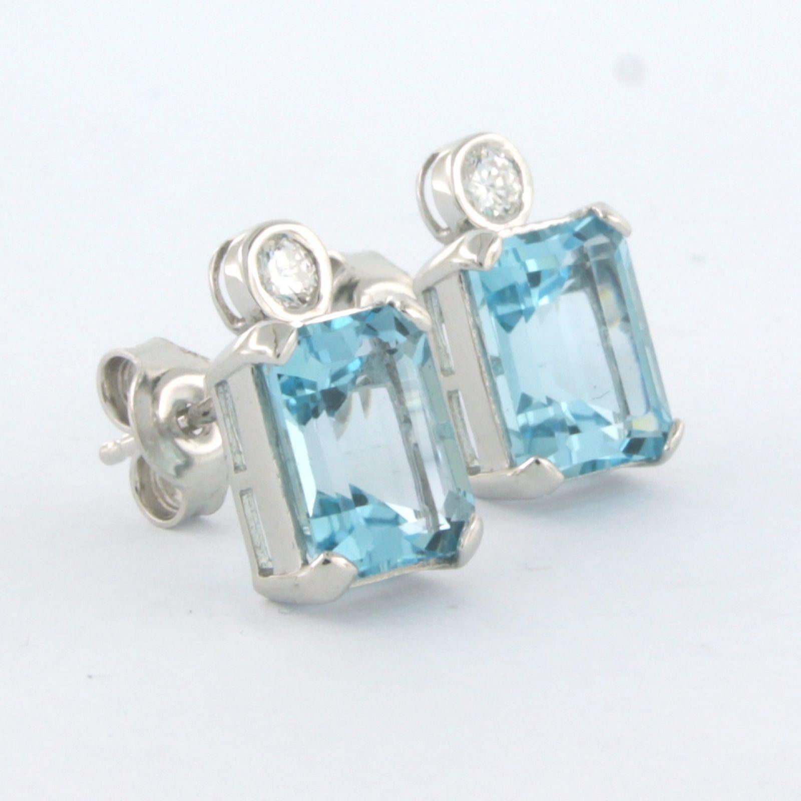 Taille brillant Boucles d'oreilles en or 14 carats avec topaze et diamants cit brillants jusqu'à 0,20 carat 3,8 grammes en vente
