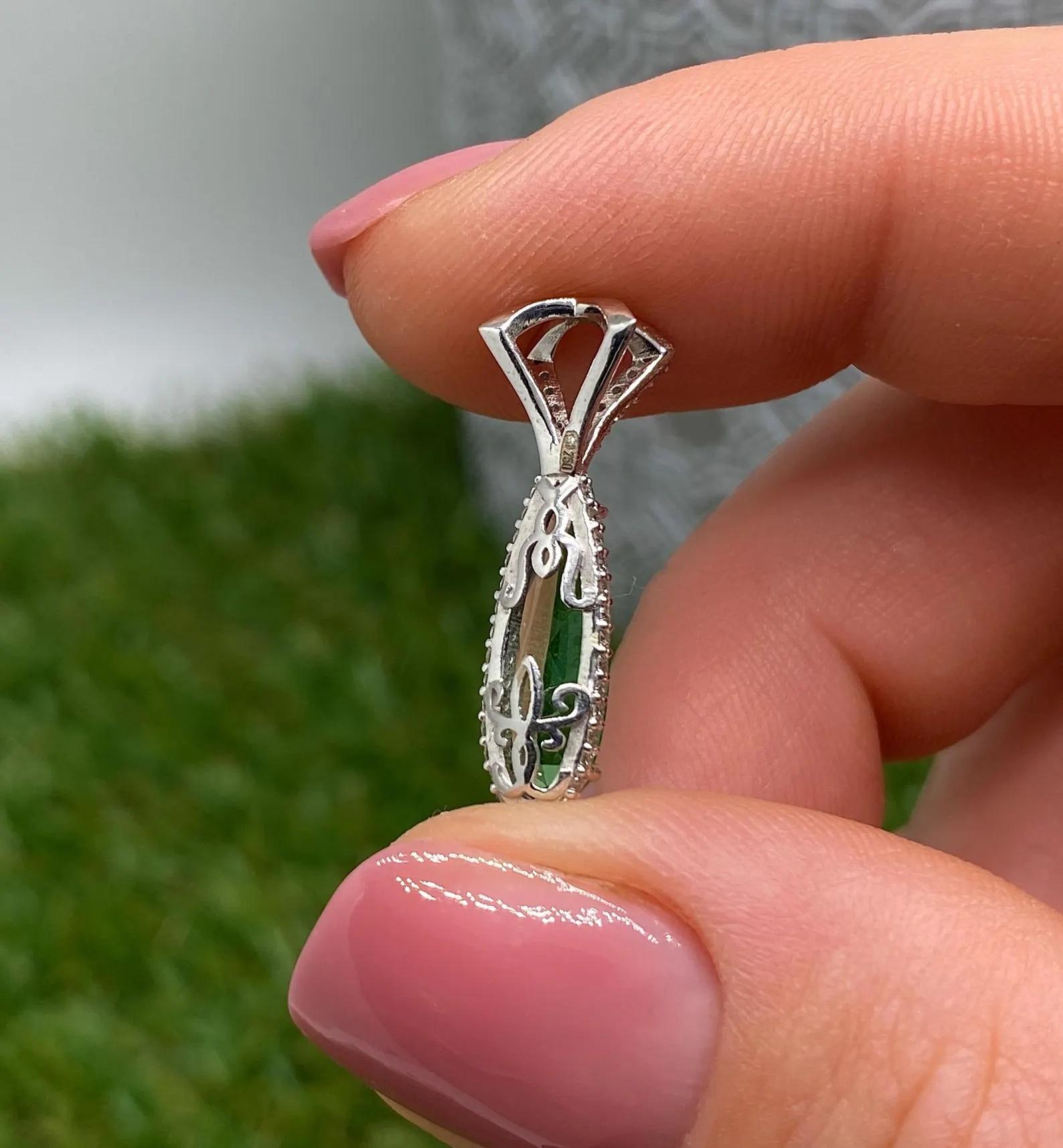 Pendientes con gemas naturales Turmalina y Diamante, Oro Blanco 18 Kilates en venta 2