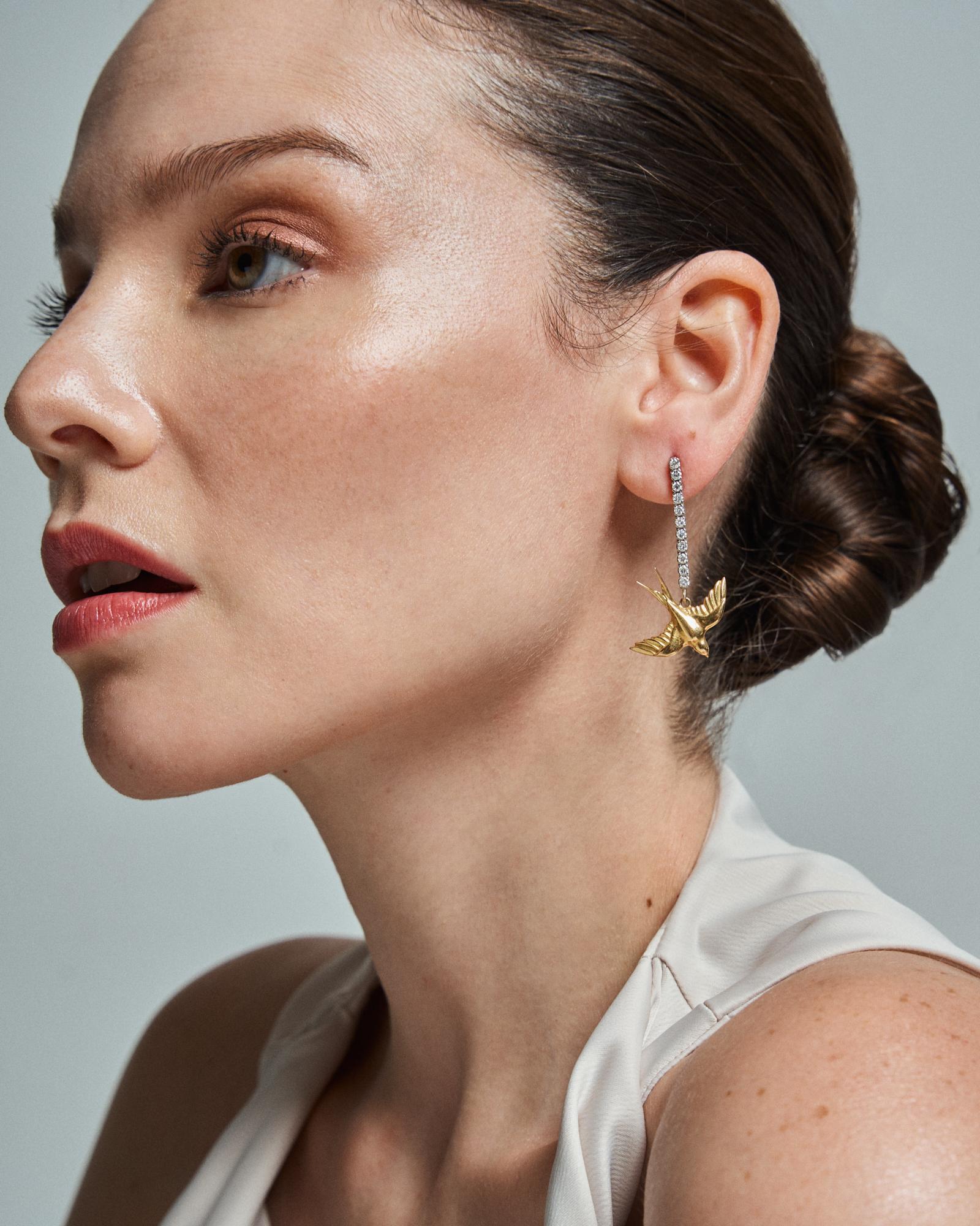 Earrings Yellow 18 Karat Gold White Gold Rivière Diamonds Swallow For Sale 3