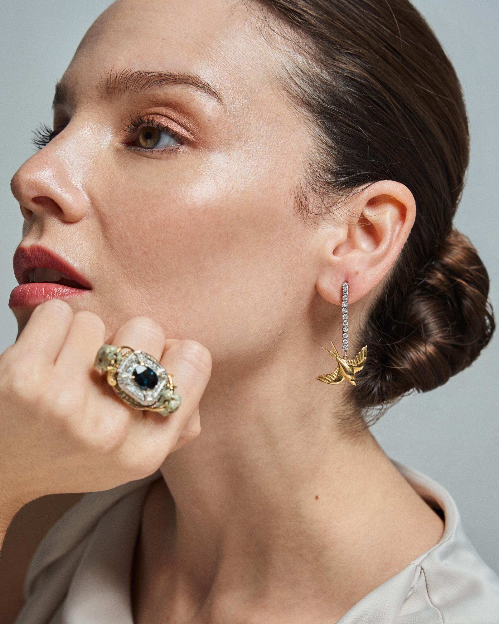 Earrings Yellow 18 Karat Gold White Gold Rivière Diamonds Swallow For Sale 7
