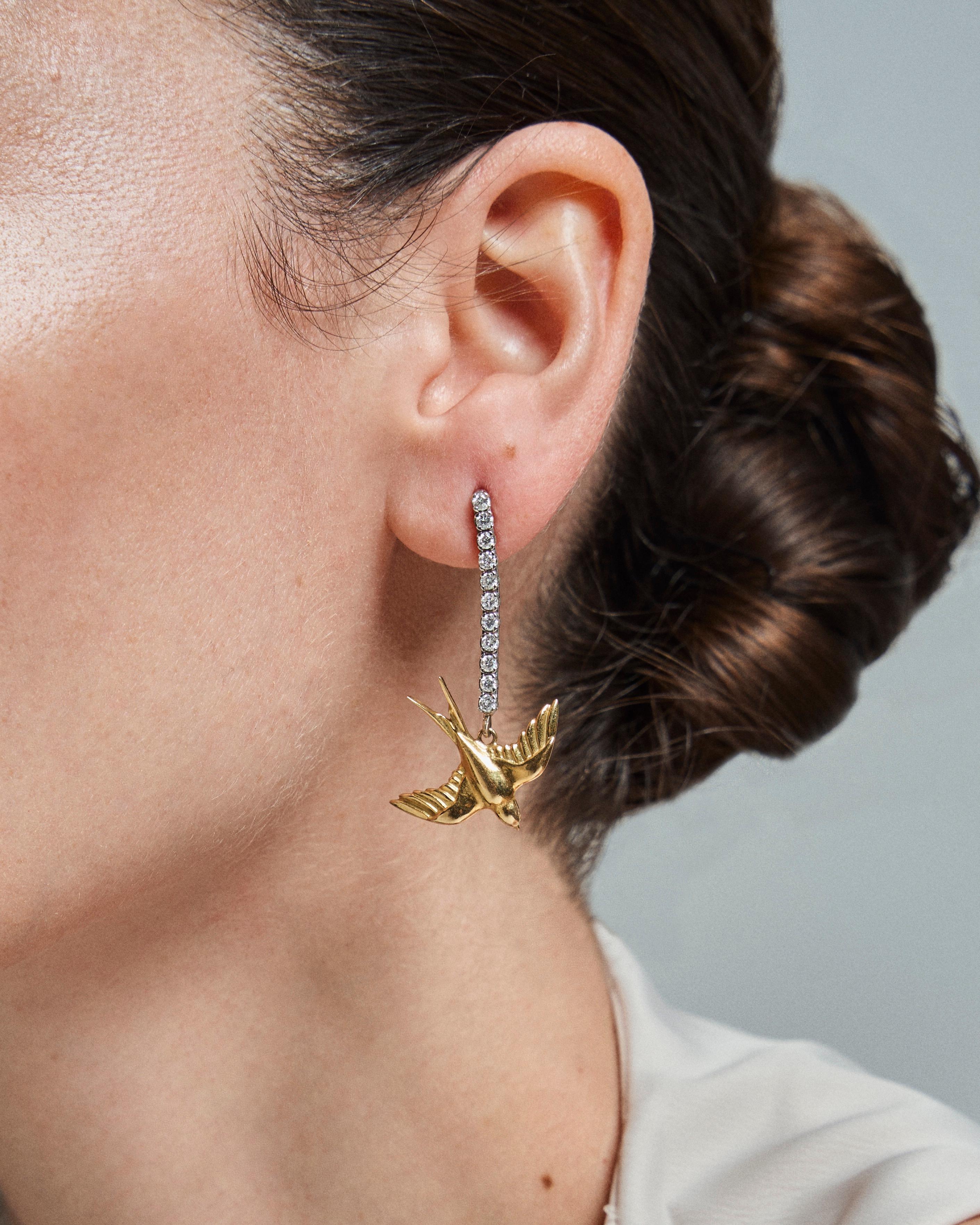 Earrings Yellow 18 Karat Gold White Gold Rivière Diamonds Swallow

Introducing our exquisite White and Yellow 18 karat Gold Earrings, a true testament to the beauty of craftsmanship and the power of storytelling. Inspired by the timeless journey of