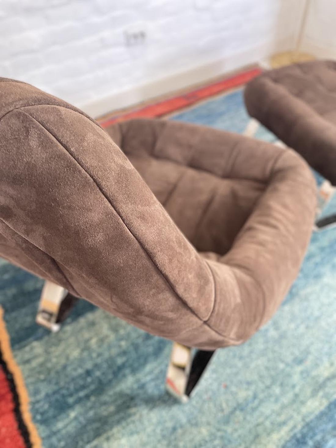 Cromo Percival Lafer Suede Earth Lounge Chair e Ottoman 1970s Brasile in vendita