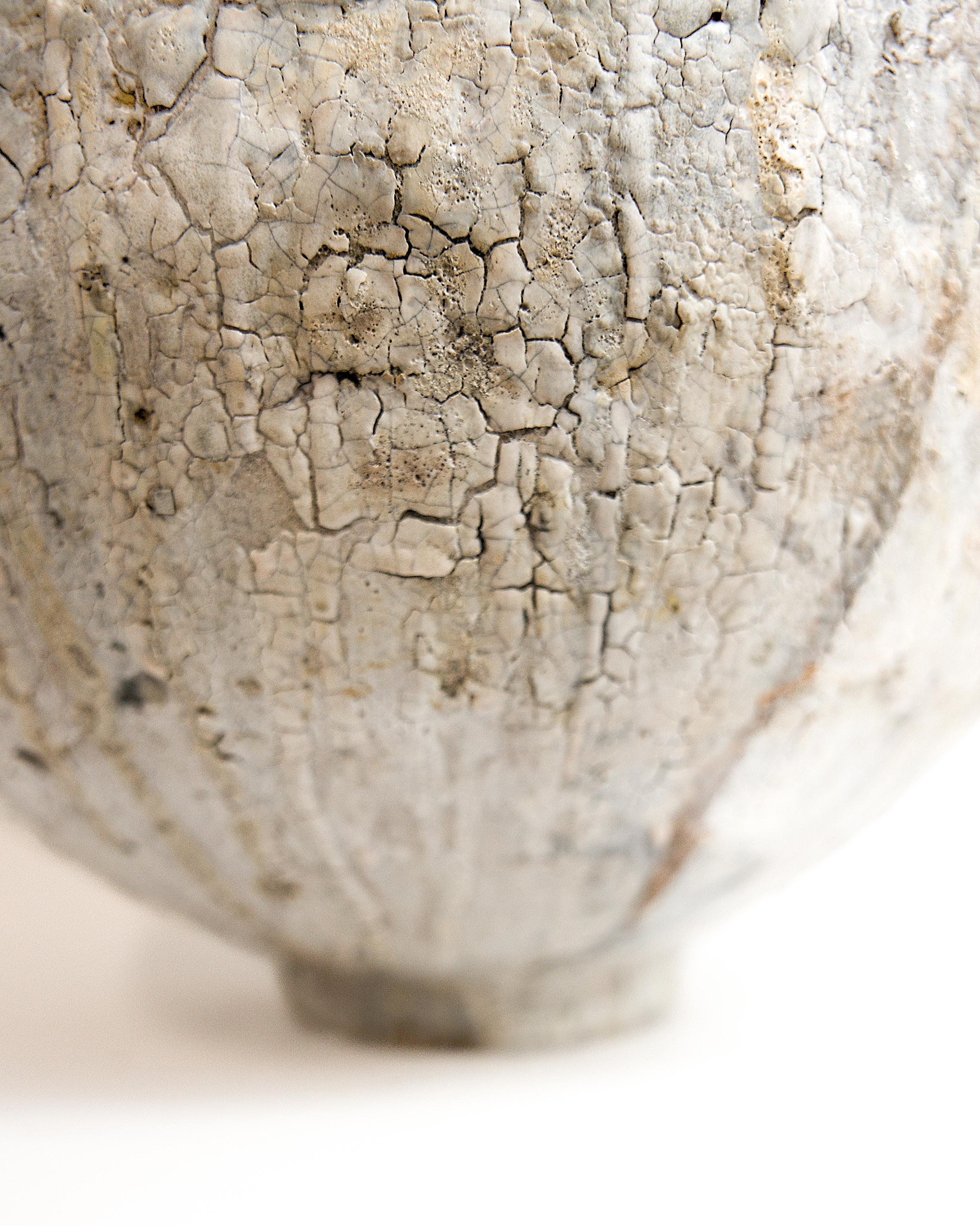 Earth Crackle Moon Jar 200 In New Condition In Van Nuys, CA