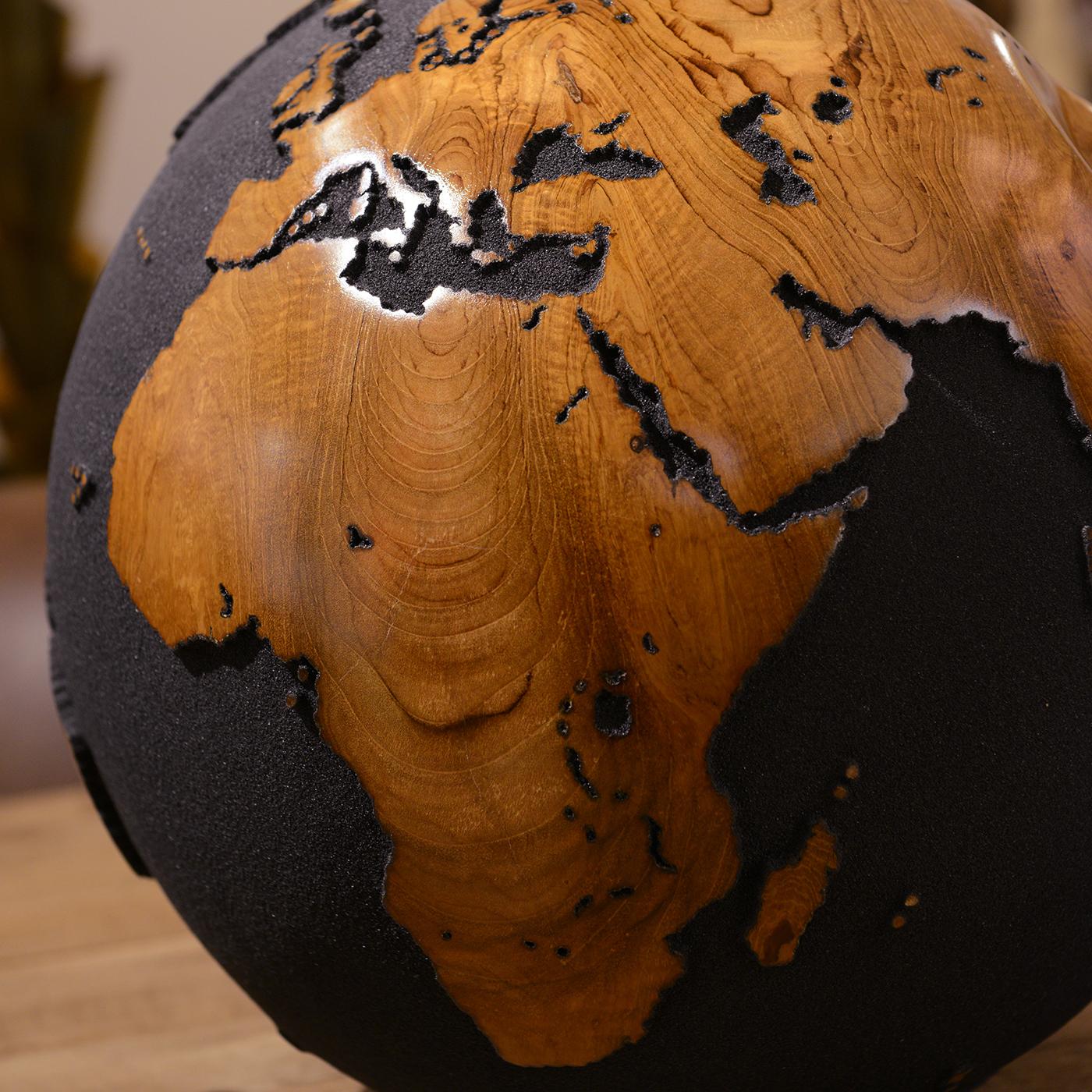 Earth Globe Black and Teak N°1 Sculpture  In New Condition For Sale In Paris, FR