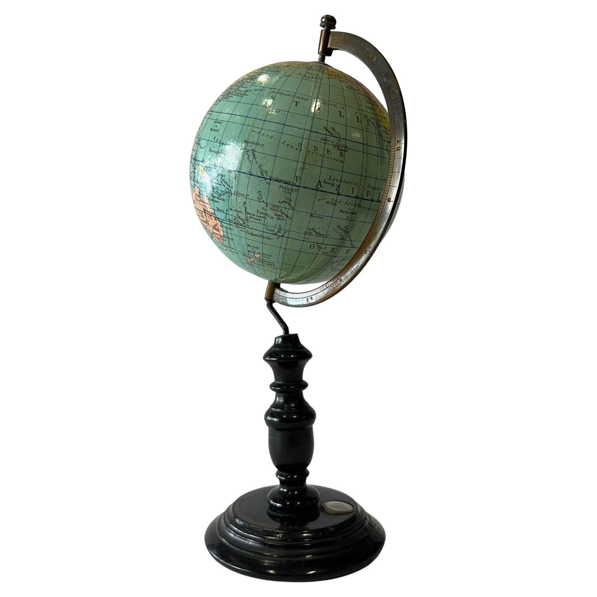 Earth globe from 1930 Germany In Good Condition For Sale In Vienna, AT