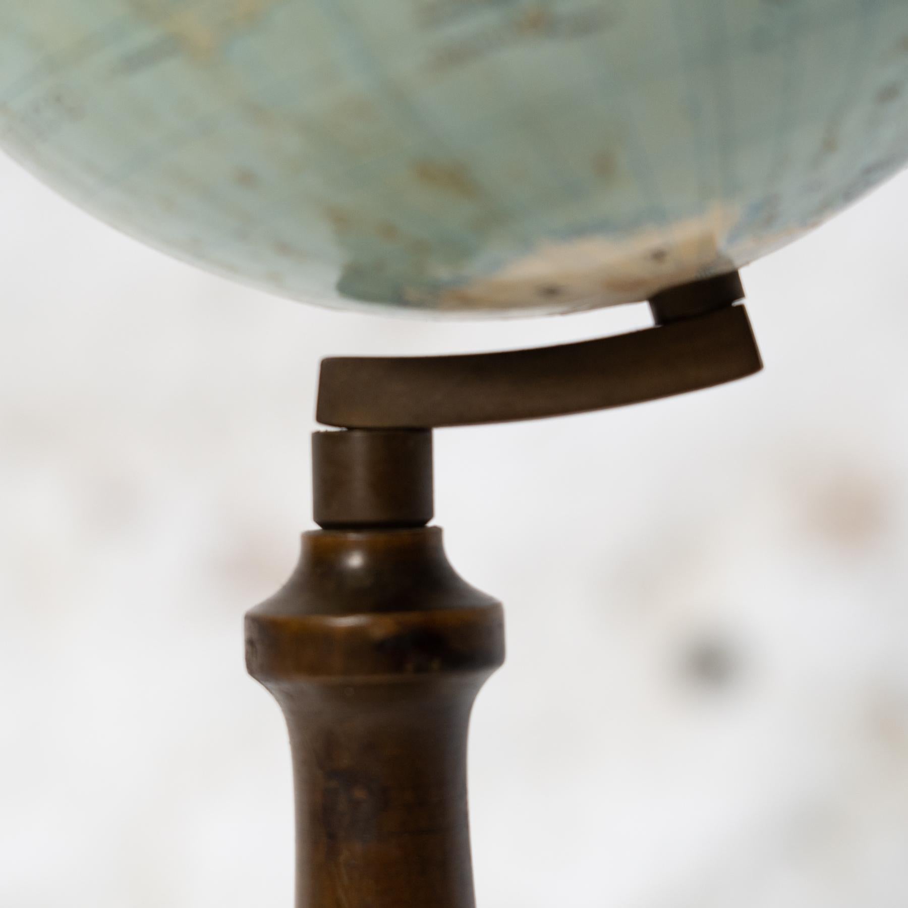 Earth Globe Paluzie Wood And Plaster, circa 1940 For Sale 2