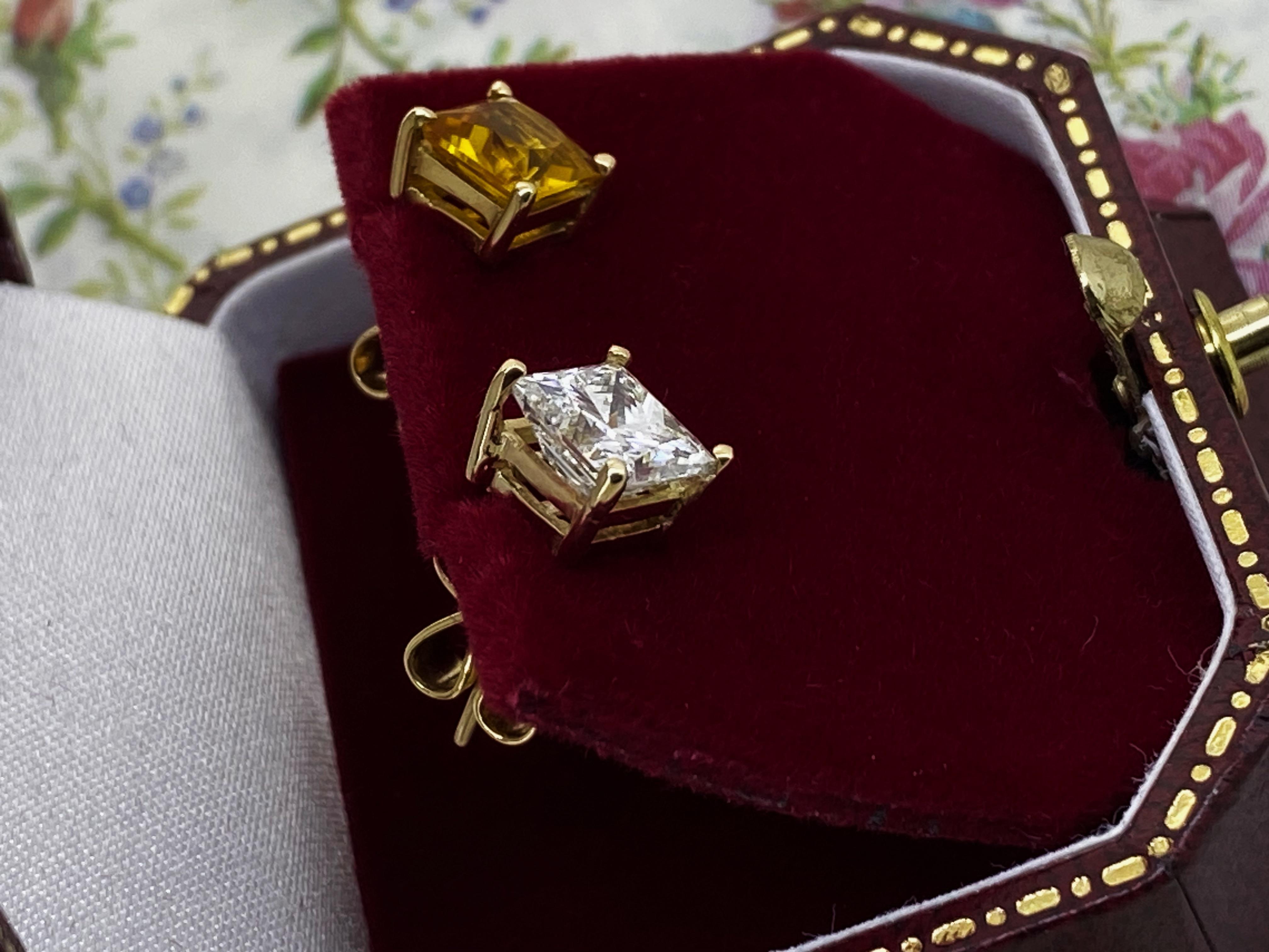 Boucles d'oreilles en or 18K avec un diamant taille princesse de 1,50 carat et une citrine. Excellent état - En vente à MELBOURNE, AU