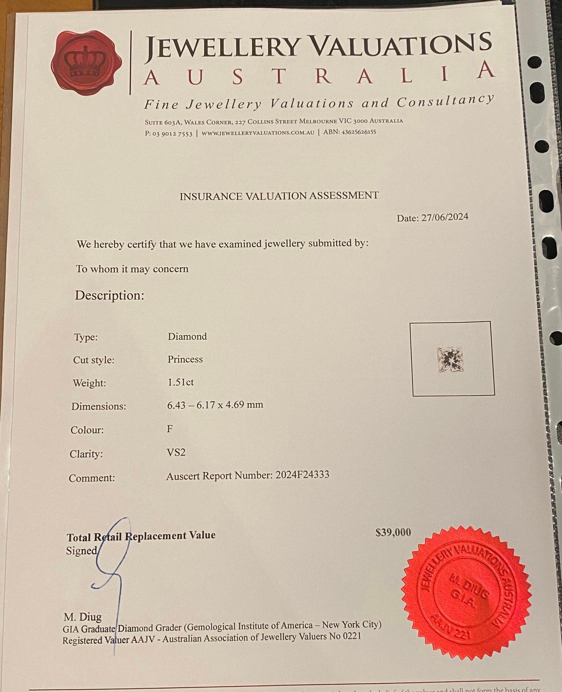 Boucles d'oreilles en or 18K avec un diamant taille princesse de 1,50 carat et une citrine. en vente 3