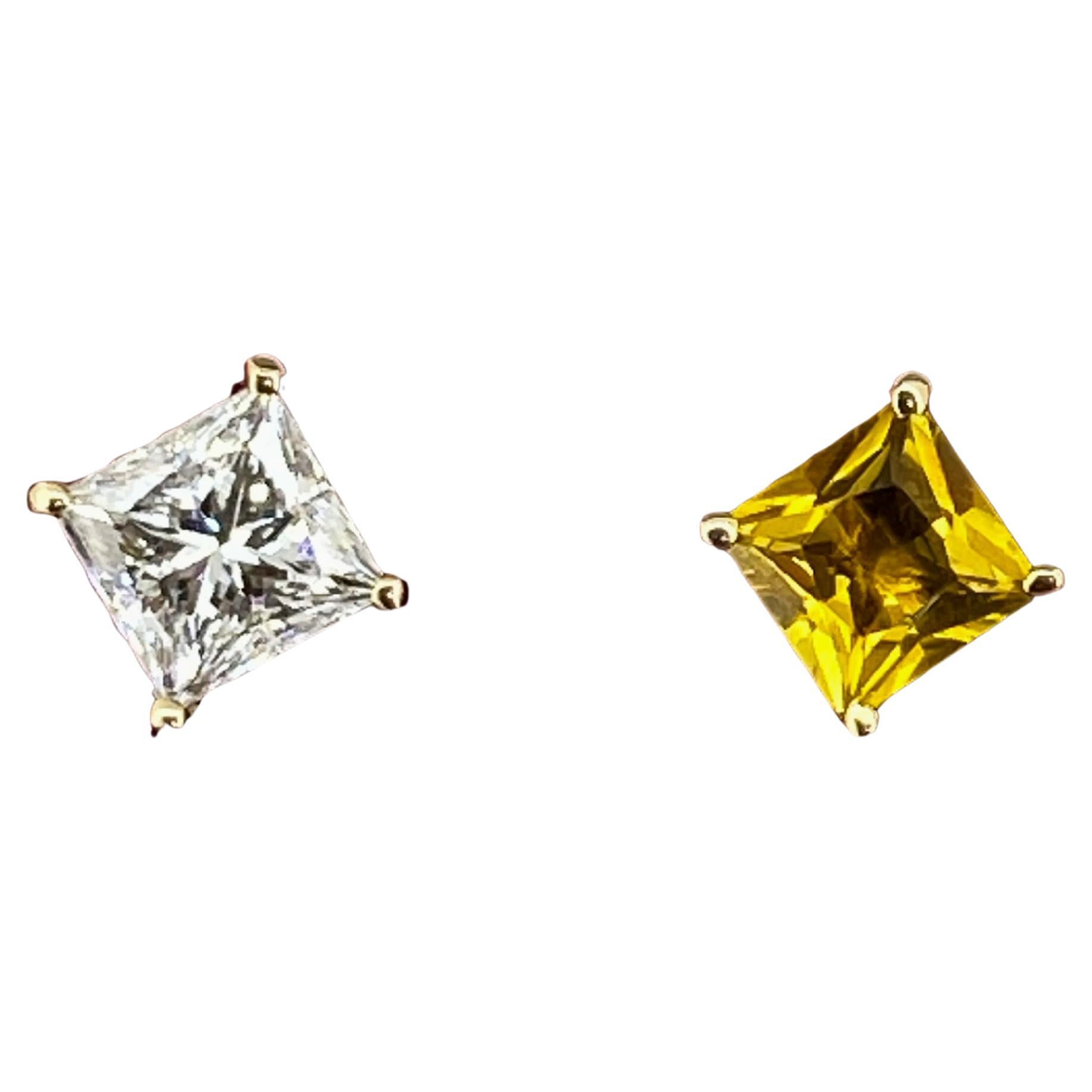 Boucles d
oreilles en or 18K avec un diamant taille princesse de 1,50 carat et une citrine. en vente