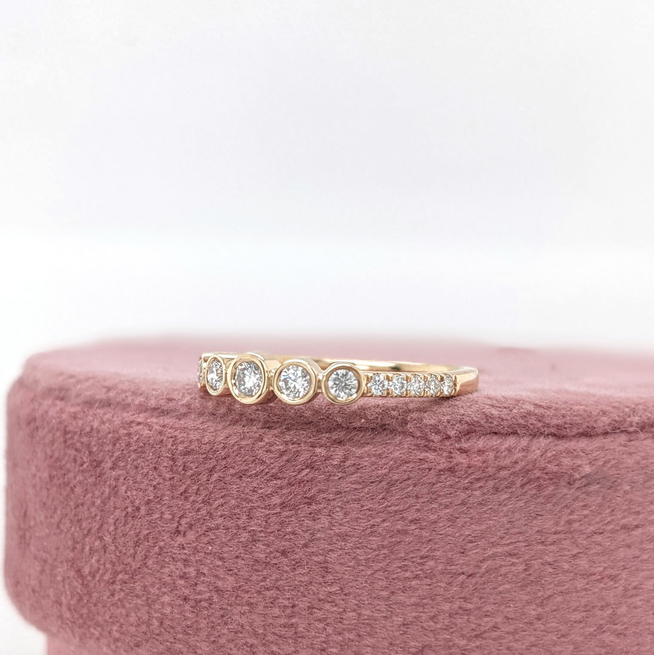 Modern Earth Mined Diamond Band Ring in Solid 14K Yellow Gold Round 2.6mm For Sale