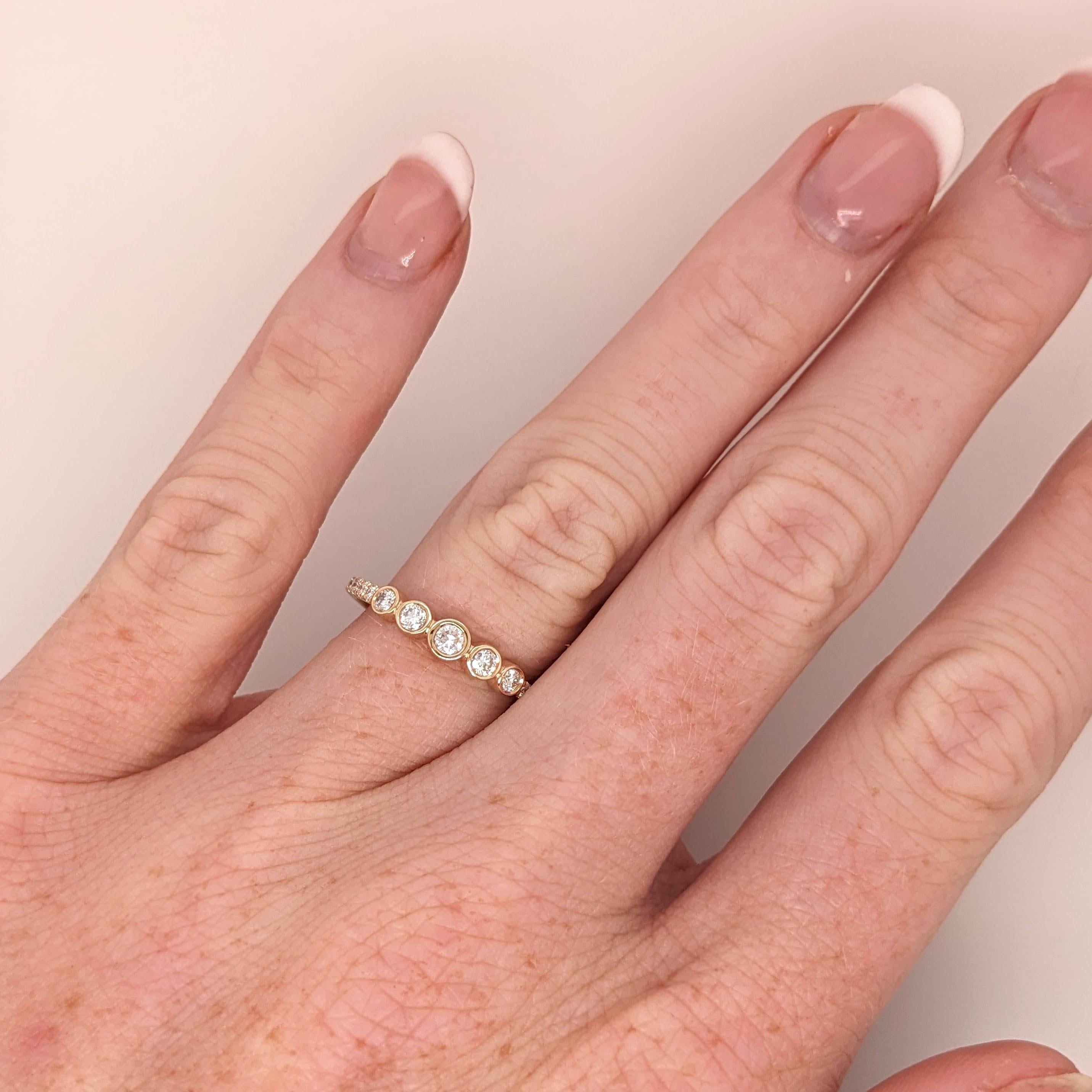 Women's or Men's Earth Mined Diamond Band Ring in Solid 14K Yellow Gold Round 2.6mm For Sale