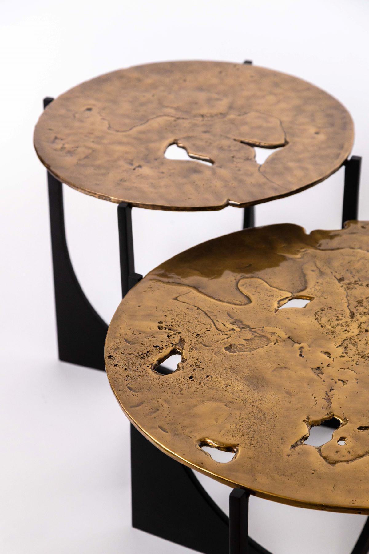 Table d'appoint Earth Prints 11 - Laiton et Steele - Ø 45 cm x H 45 cm en vente 3