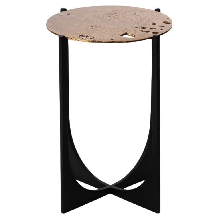 Table d'appoint Earth Prints 13 - Laiton moulé et acier noir - Ø 35 cm x H 50 cm