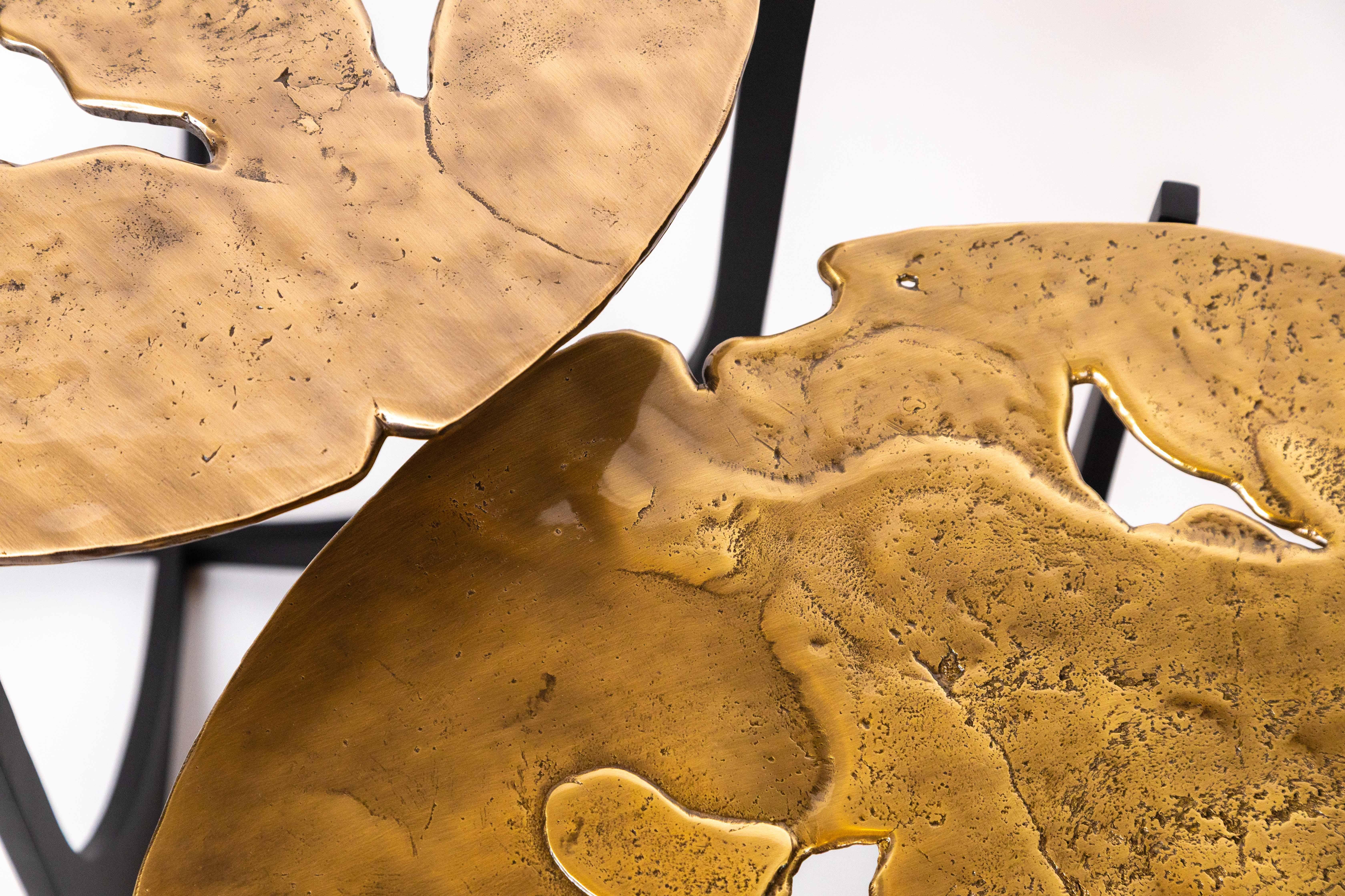 Table d'appoint Earth Prints 14 - Laiton moulé et acier noir Ø 59 cm x H 50 cm en vente 2