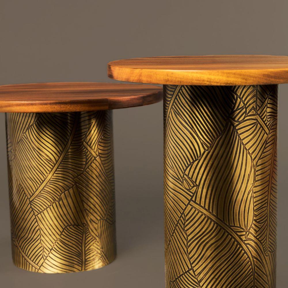 Art déco Earth Prints 6B Table d'appoint en Dibétou Wood et laiton gravé  Ø 50 cm x H 41 cm en vente