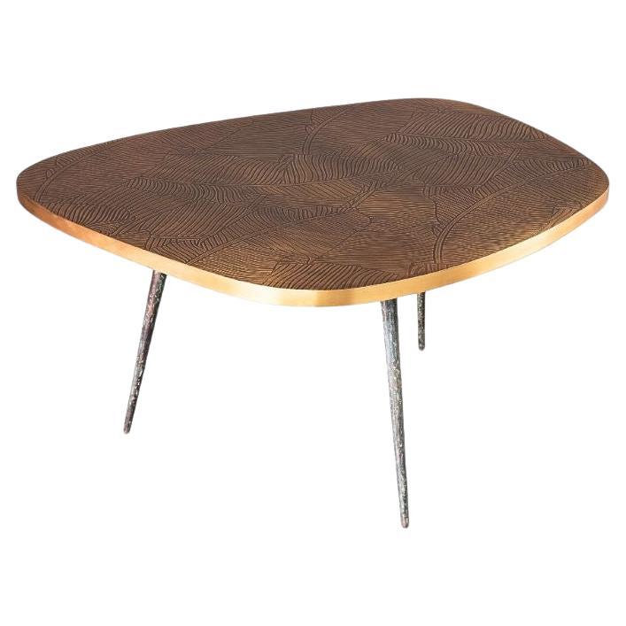 Table d'appoint Earth Prints 9 : laiton gravé et moulé  L 90 x L 65 x H 45 cm