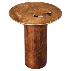 Table d'appoint Earth Prints 10 : Laiton moulé et bois Ø 45 cm x H 51 cm
