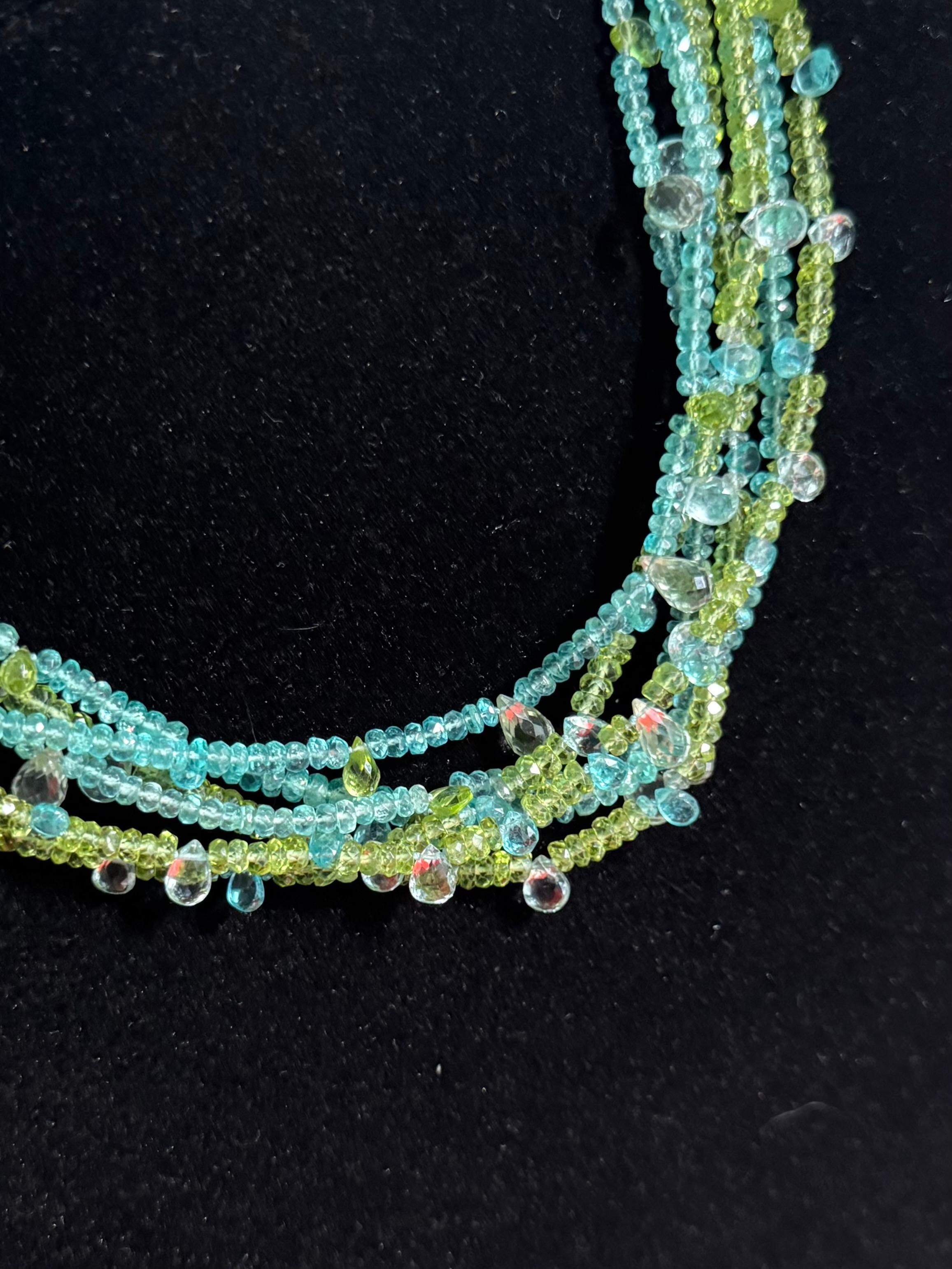 Collier ciel et gouttes de pluie - péridot vert + aigue-marine bleue en vente 4