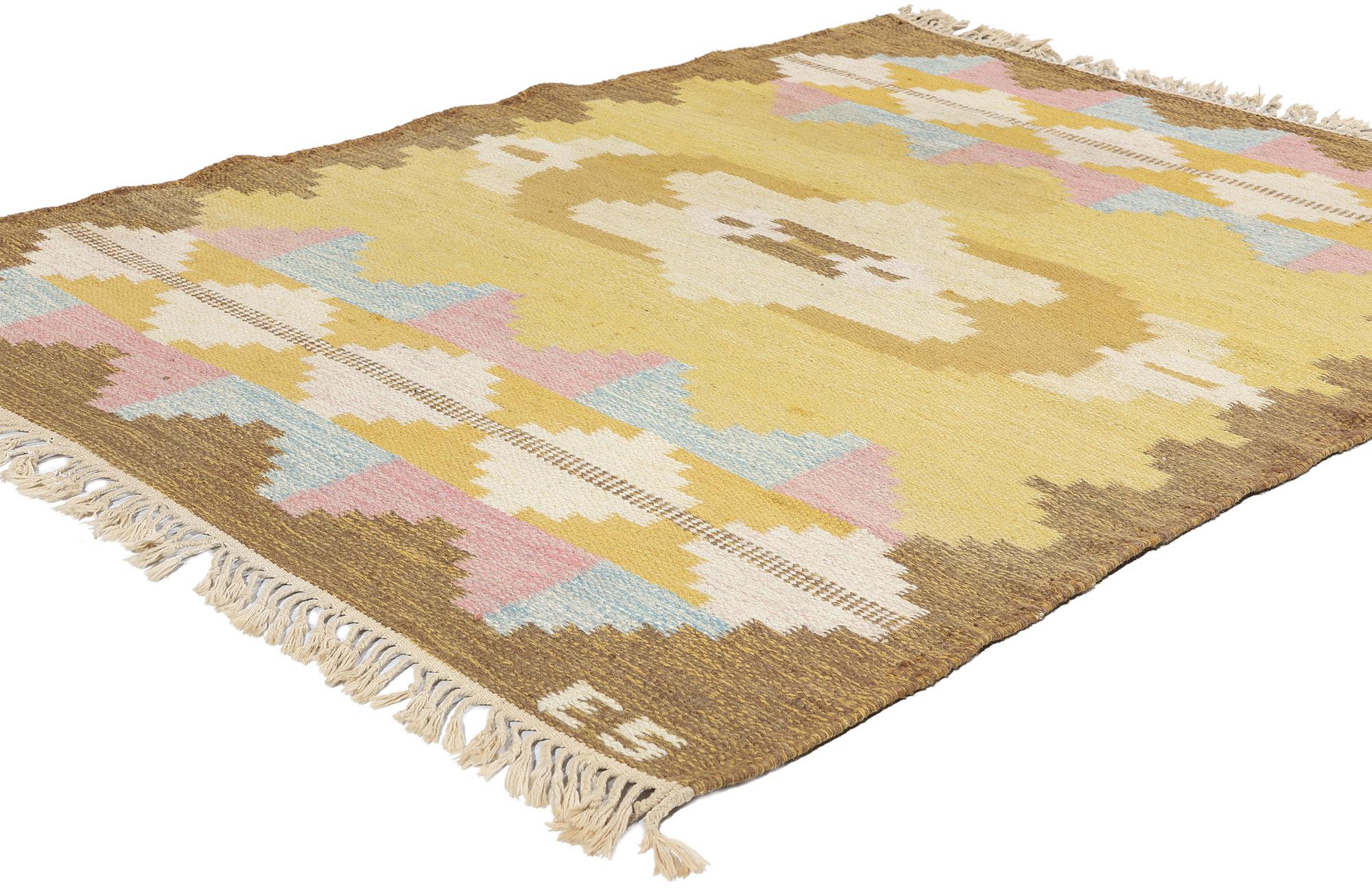 78824 Tappeto Rollakan Vintage Svedese di Evy Svensson, 04'06 x 06'04. Evy Svensson è un'importante designer tessile svedese, famosa per i suoi design innovativi e per il suo contributo all'arte tessile svedese. Conosciuta per i suoi modelli audaci