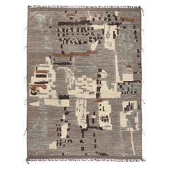 Moderner marokkanischer Erdfarbener hochlehniger Teppich, inspiriert von der Natur, Biophiles Design