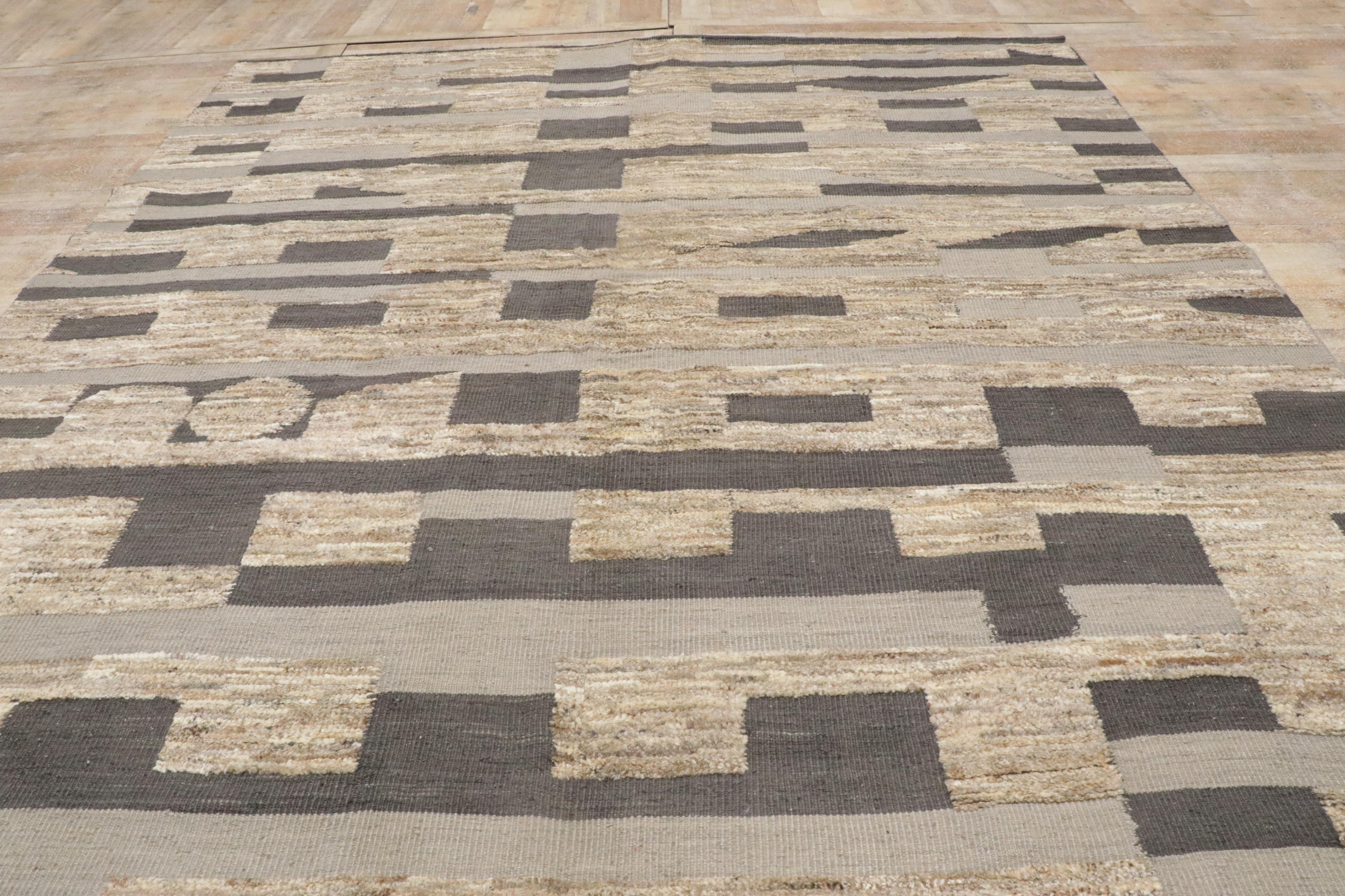 New Earth-Tone Modern Moroccan High-Low Carpet with Bauhaus Style (Wolle) im Angebot