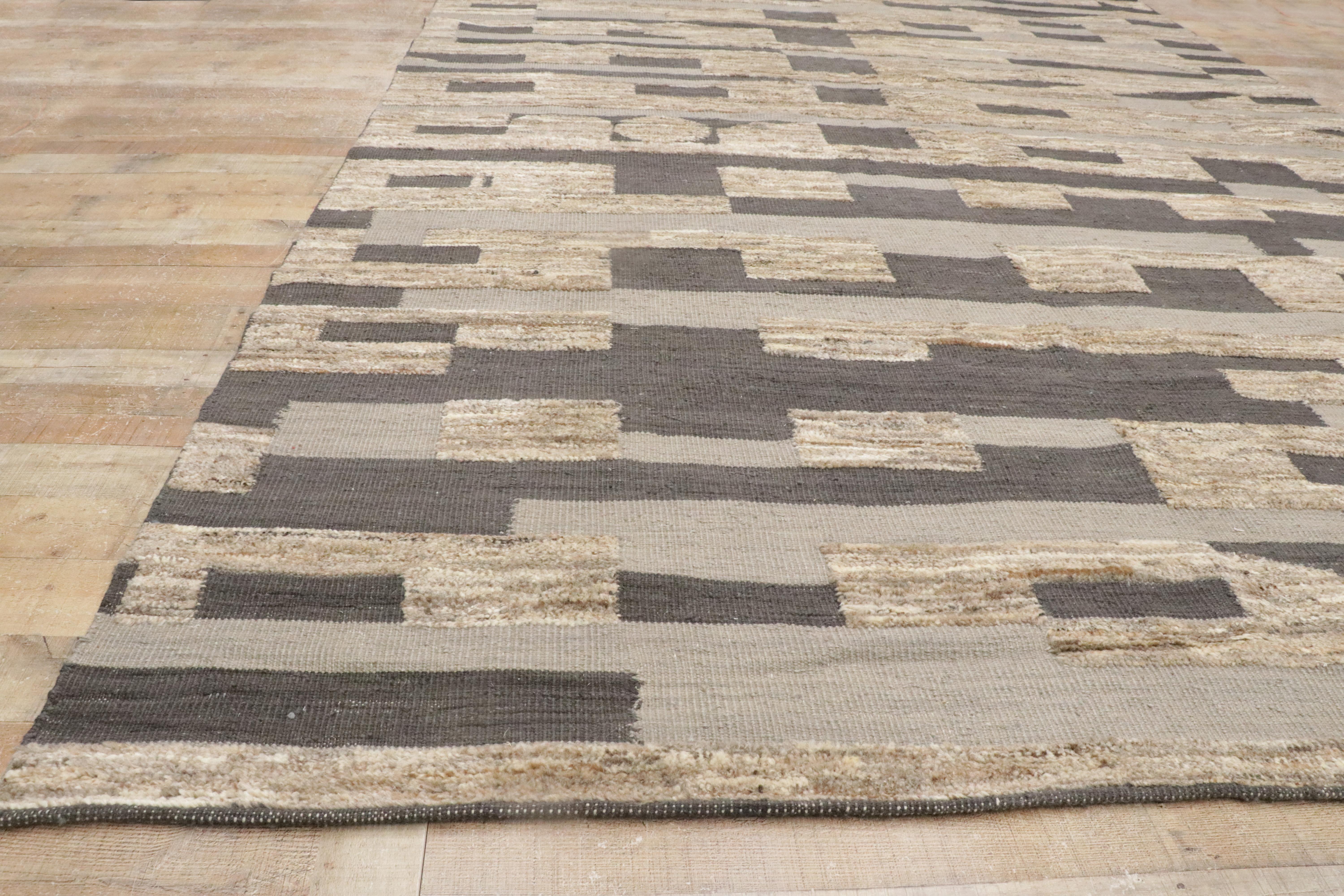 New Earth-Tone Modern Moroccan High-Low Carpet with Bauhaus Style im Angebot 4