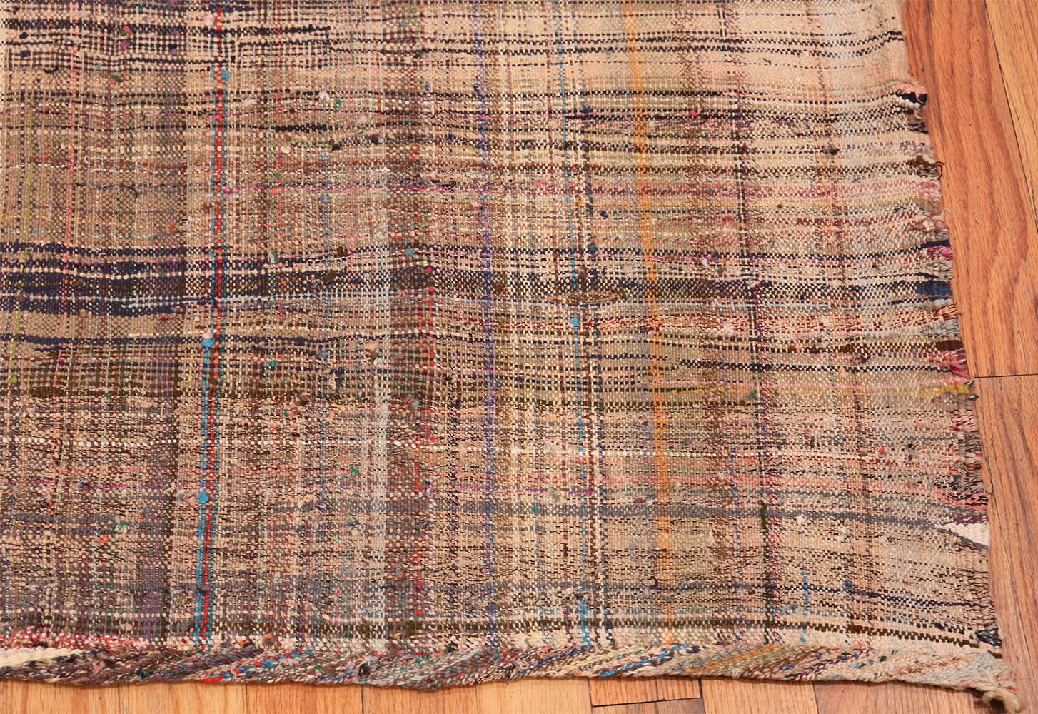 Persischer Kilim-Teppich im Vintage-Stil. Größe: 7 ft 10 in x 11 ft 5 in (Handgewebt) im Angebot