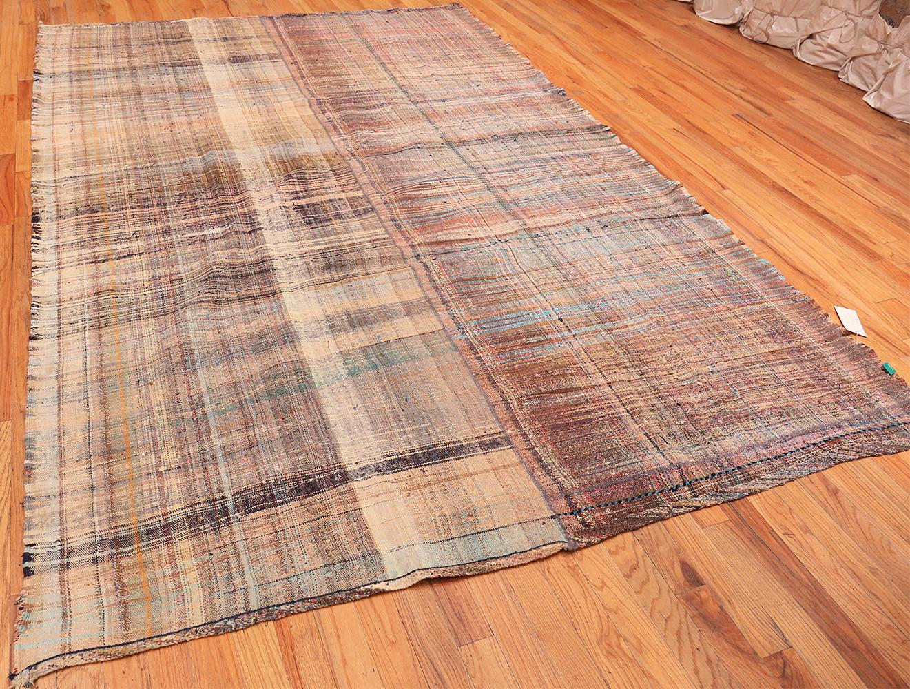 Persischer Kilim-Teppich im Vintage-Stil. Größe: 7 ft 10 in x 11 ft 5 in (Wolle) im Angebot