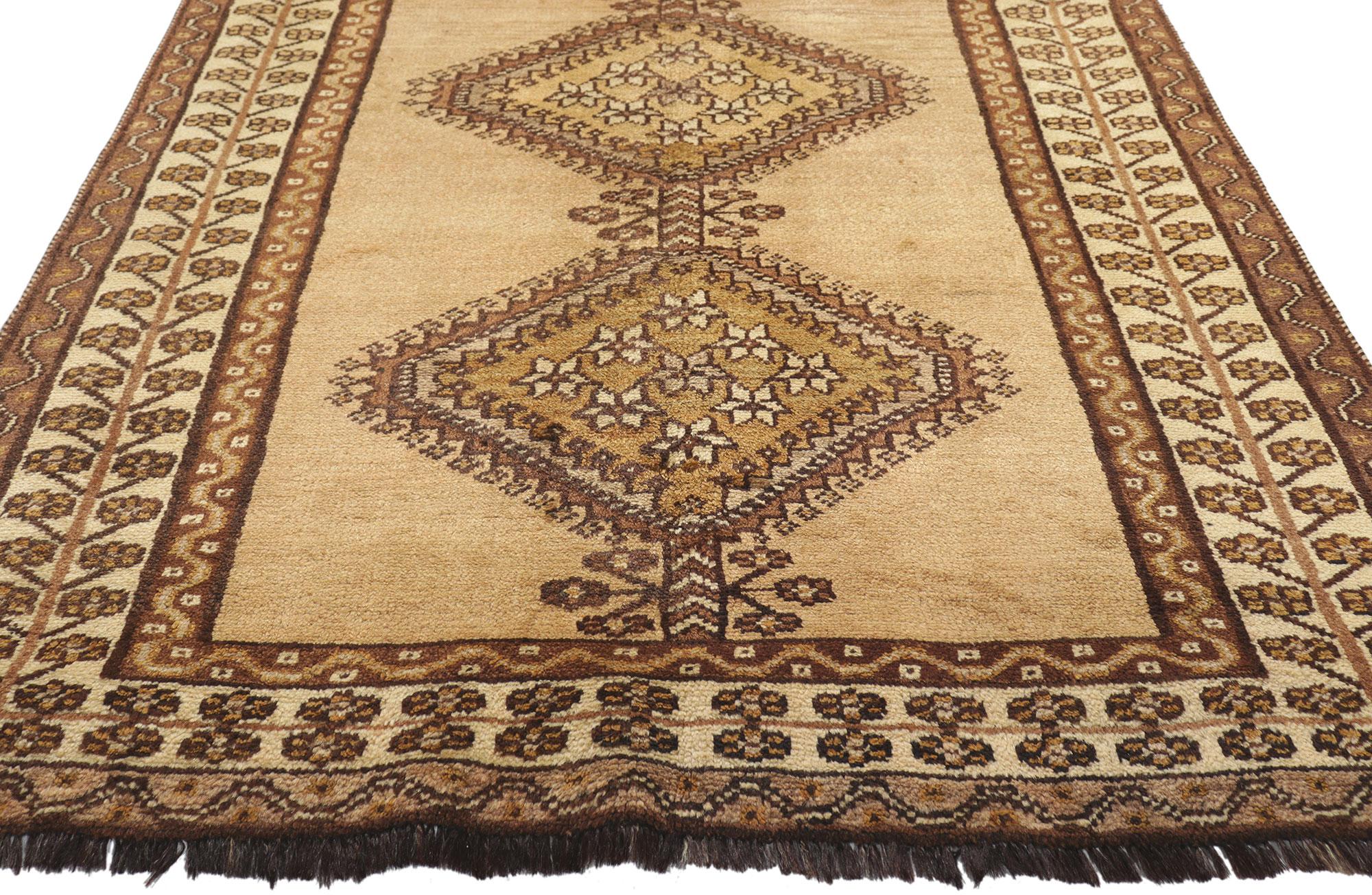 Earth-Tone Vintage Persian Shiraz Tribal Rug In Good Condition For Sale In Dallas, TX