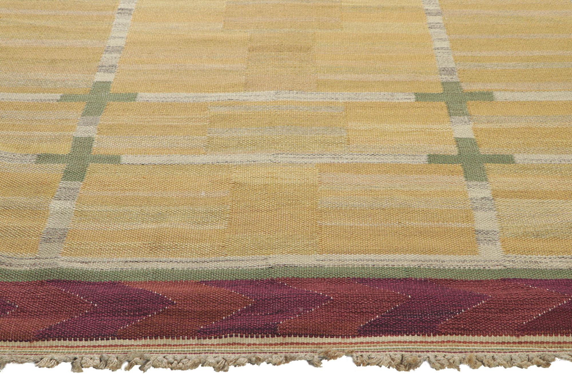 20th Century Earth-Tone Vintage Swedish Kilim Rollakan Rug For Sale