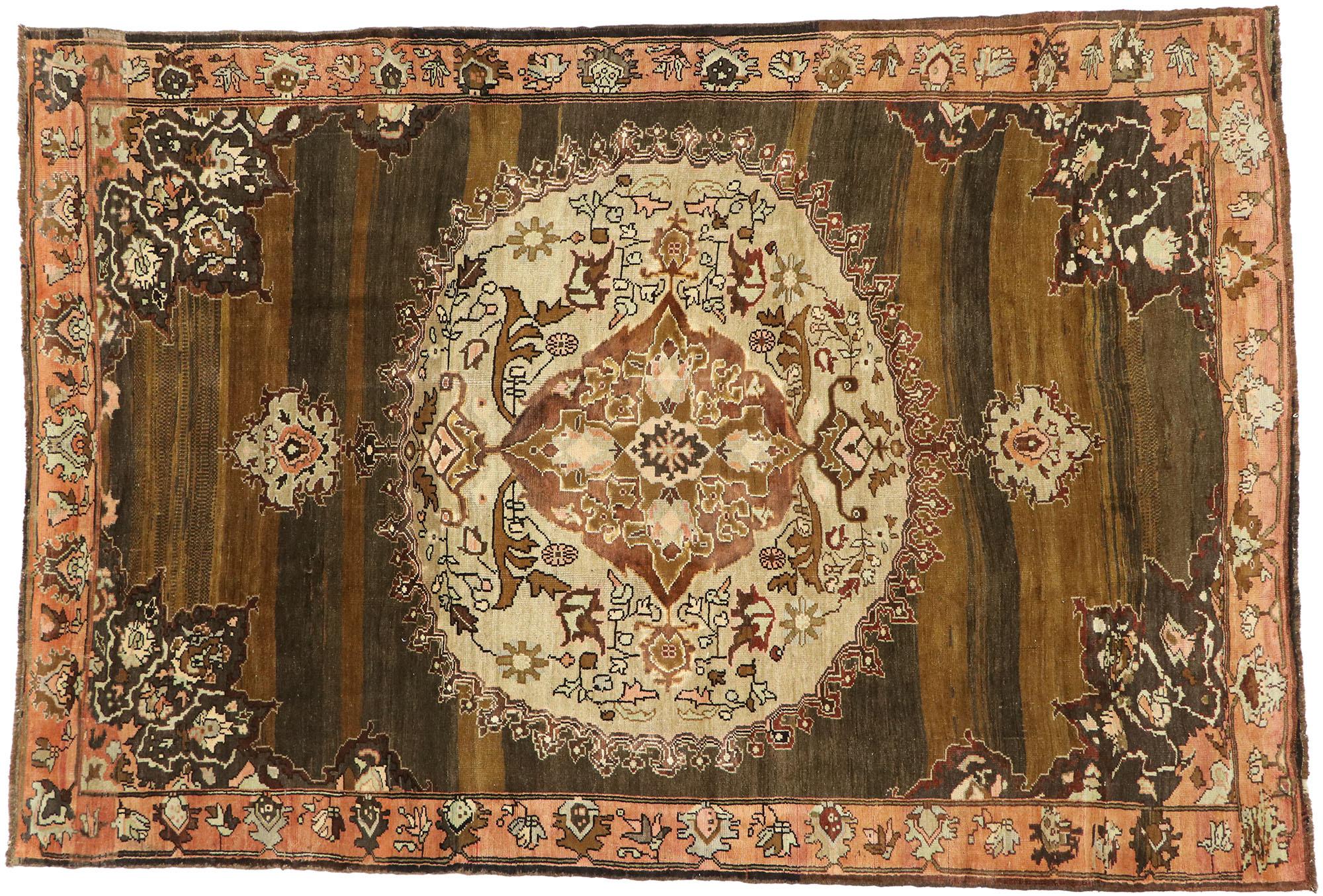 Earth-Tone Vintage Turkish Oushak Carpet  For Sale 6